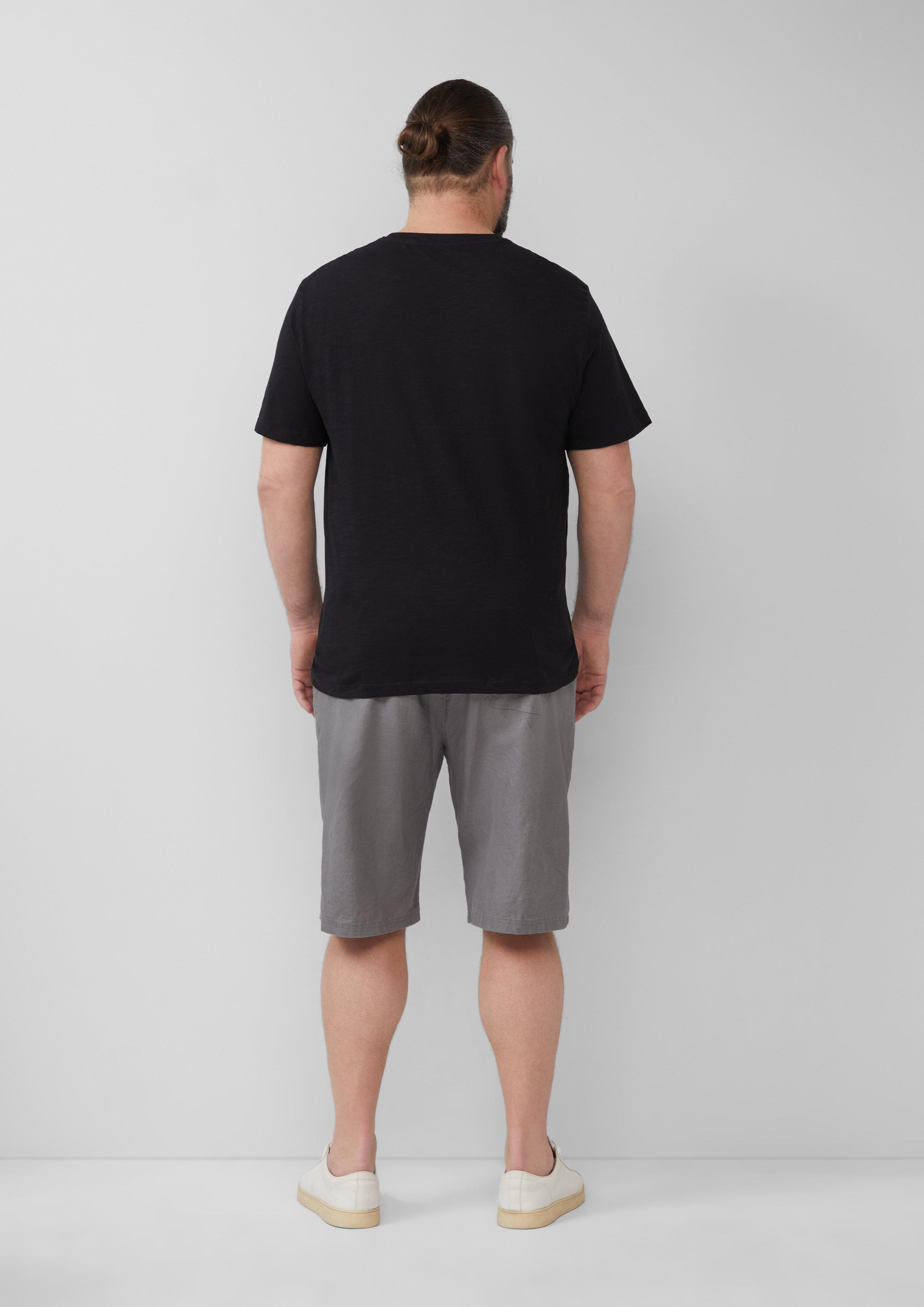 T-shirt in 99D9, 20D6, 01D1, 62D4, 65D3, 78D6 & 58D5