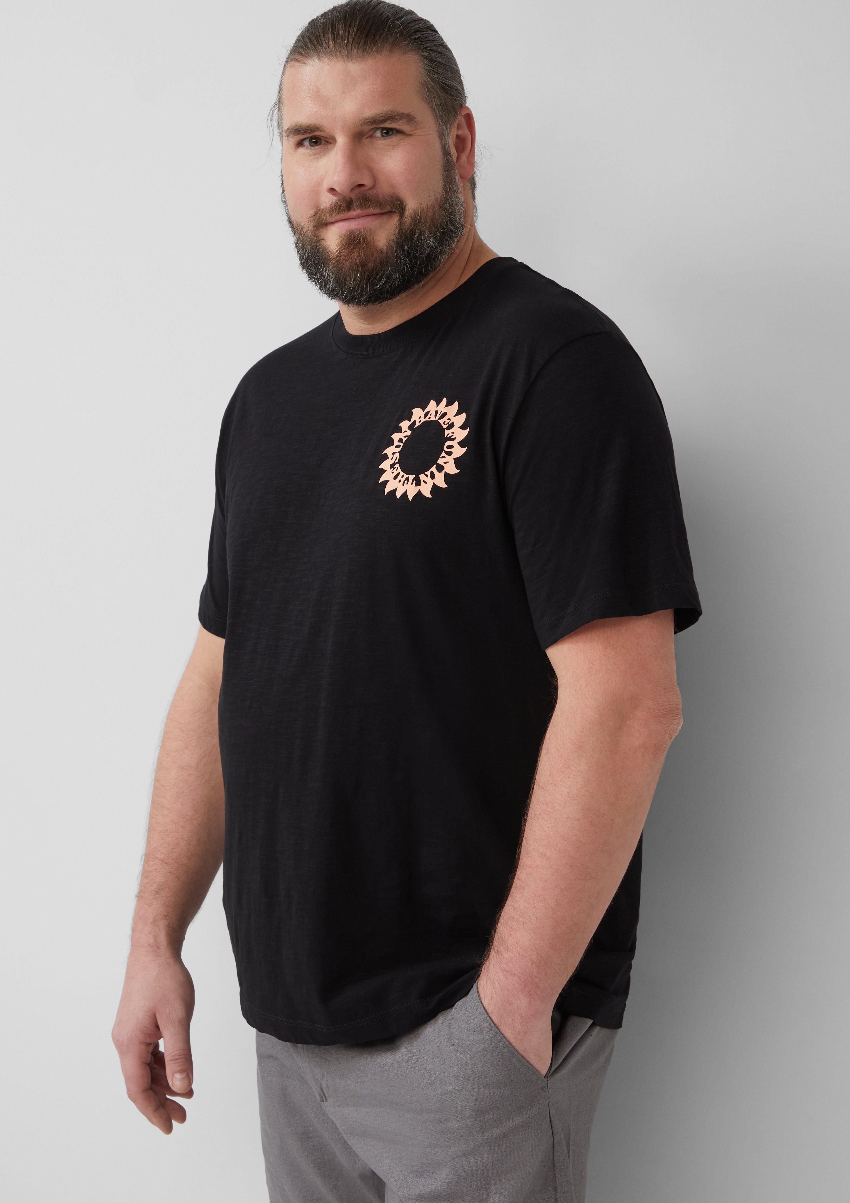 T-shirt in 99D9, 20D6, 01D1, 62D4, 65D3, 78D6 & 58D5