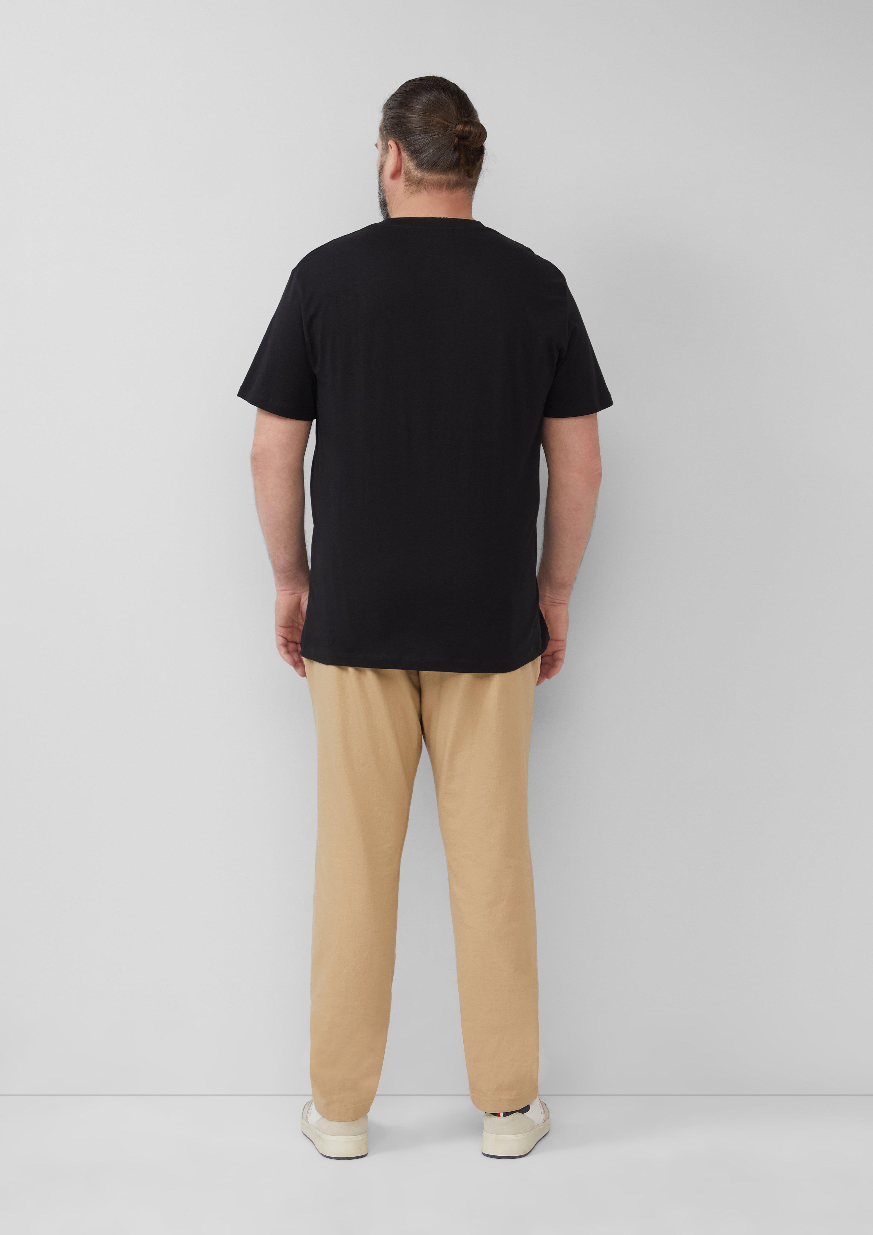 T-shirt in 99D2, 67D1, 55D1, 54D1, 01D2, 42D1, 20D1 & 50D1