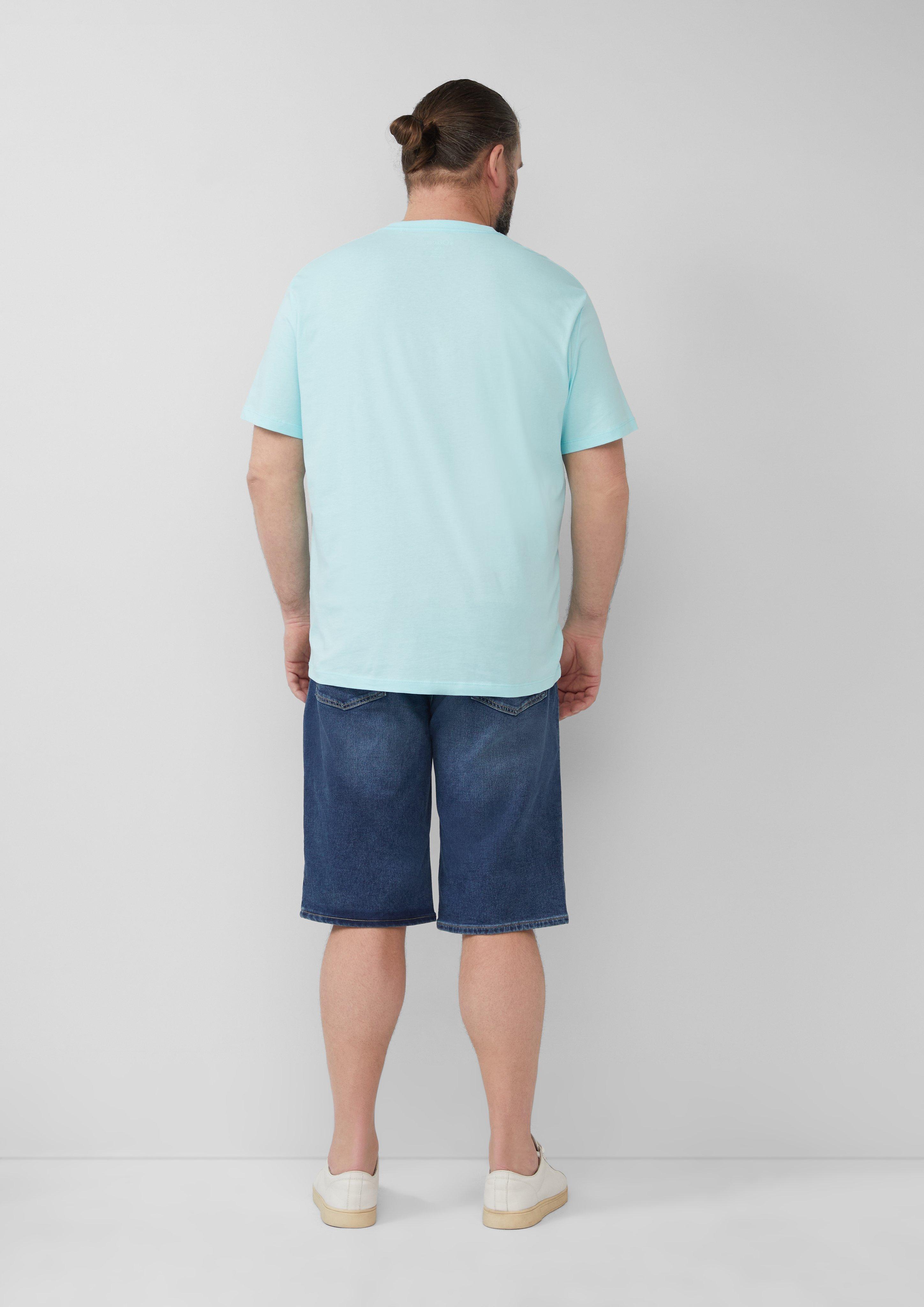 T-shirt in 65D1, 99D2, 20D2, 78D2, 58D1, 62D1 & 01D1