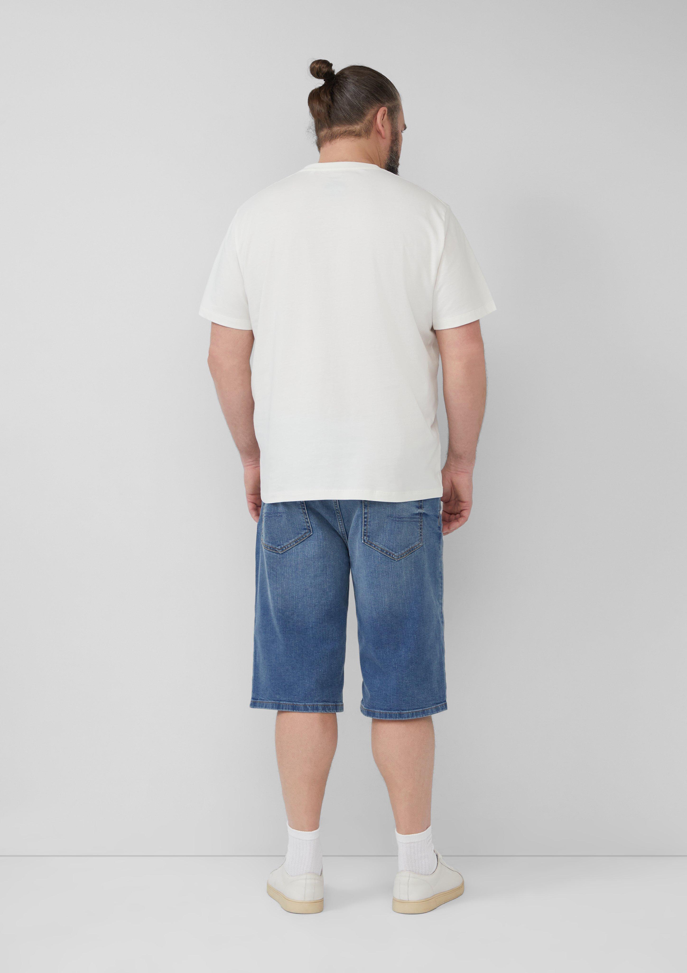 T-shirt in 01D3, 60D4 & 94D6