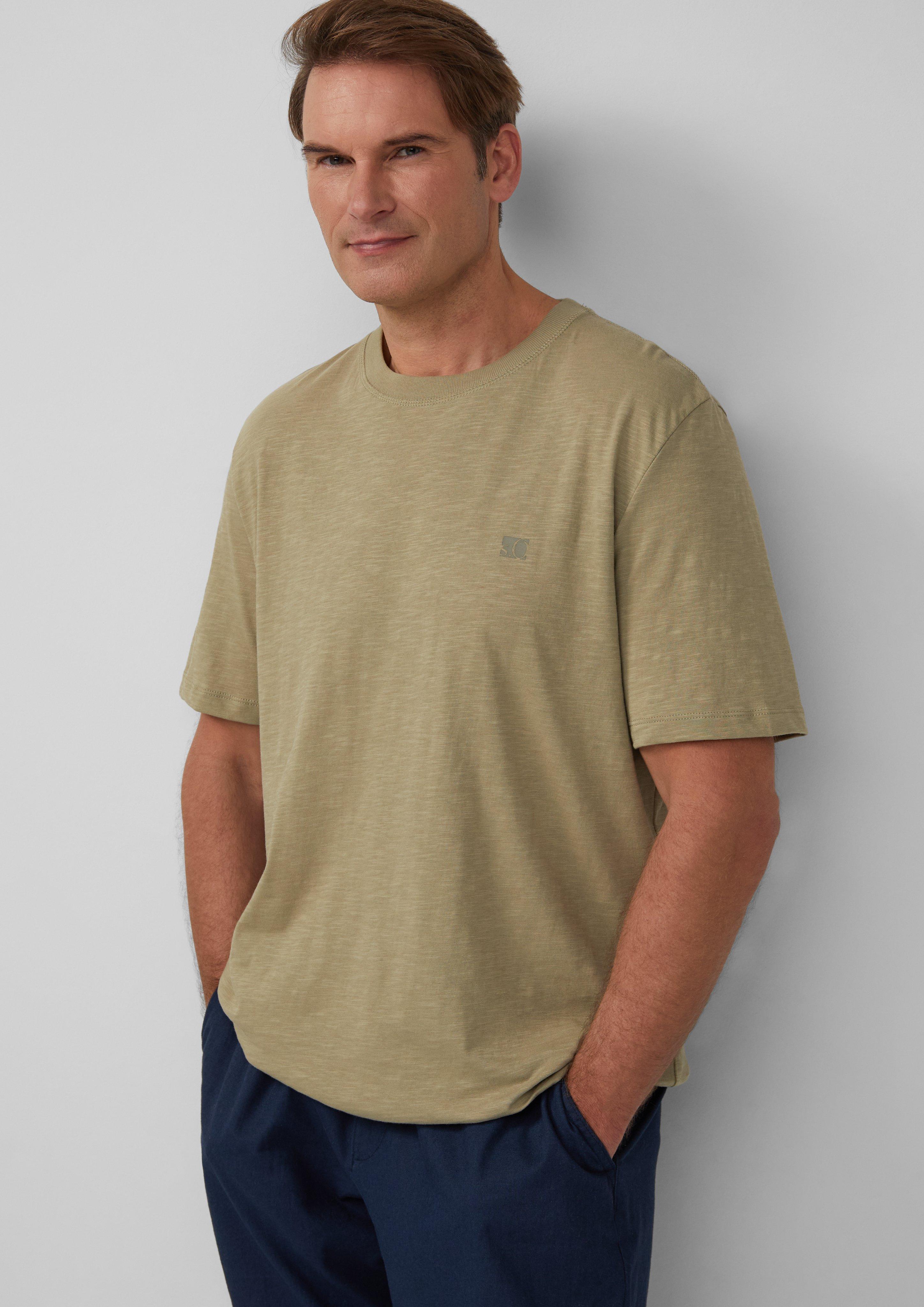 T-shirt in 7880, 7595, 5852 & 6092