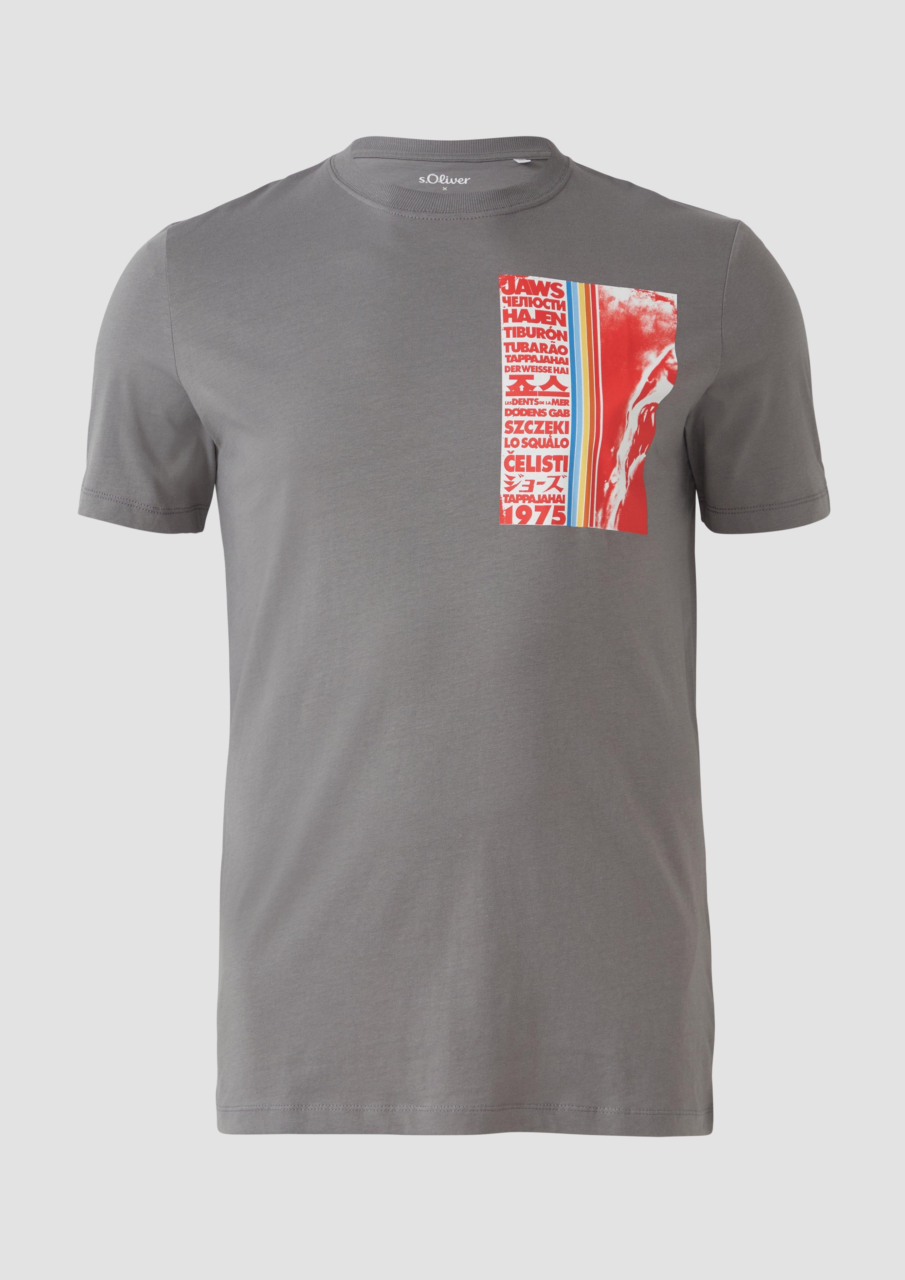 s.Oliver - T-Shirt aus Baumwolle mit Jaws© UCS LLC-Print, Herren, grau