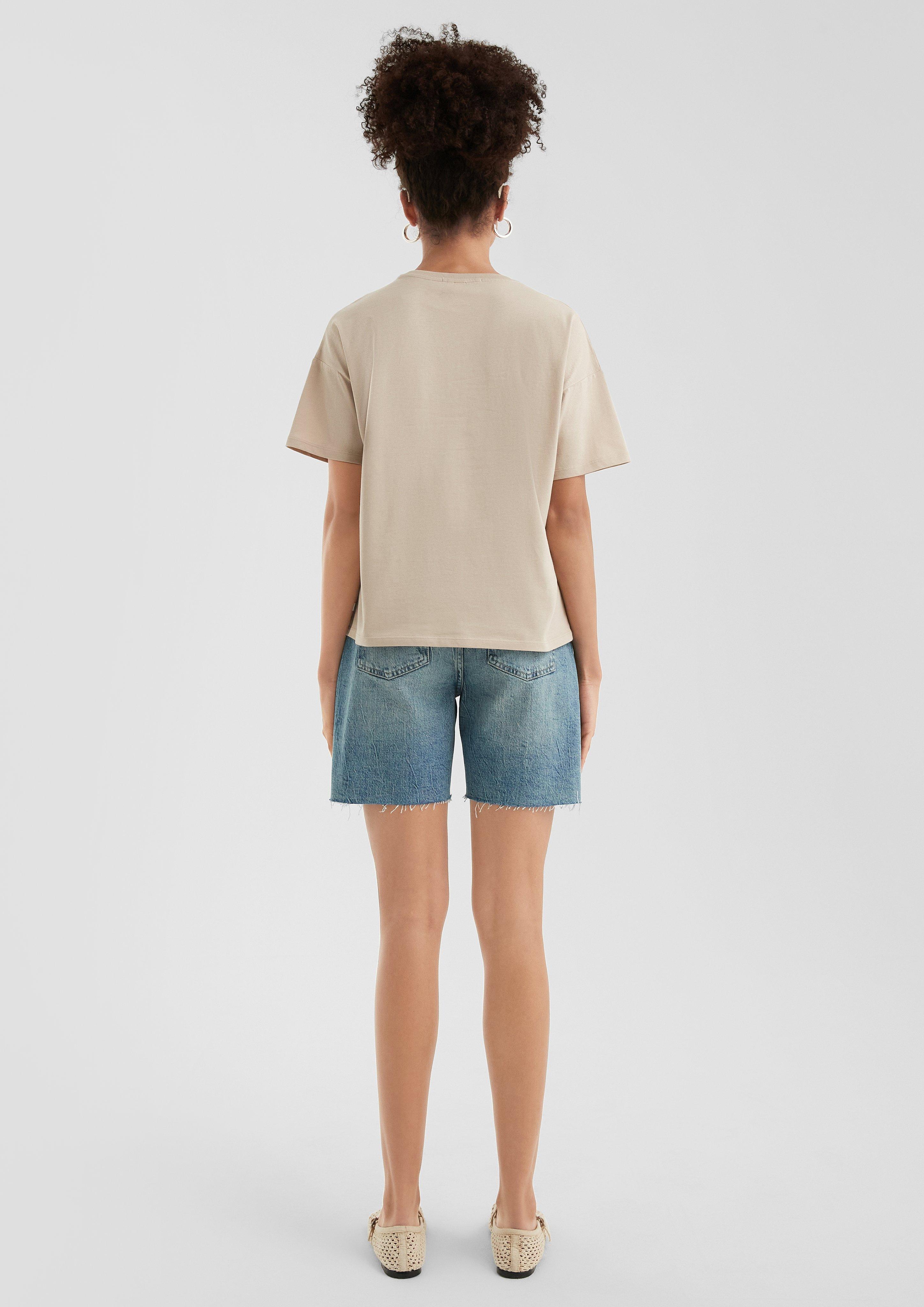 T-shirt in 81D2, 99D1, 02D0 & 44D1