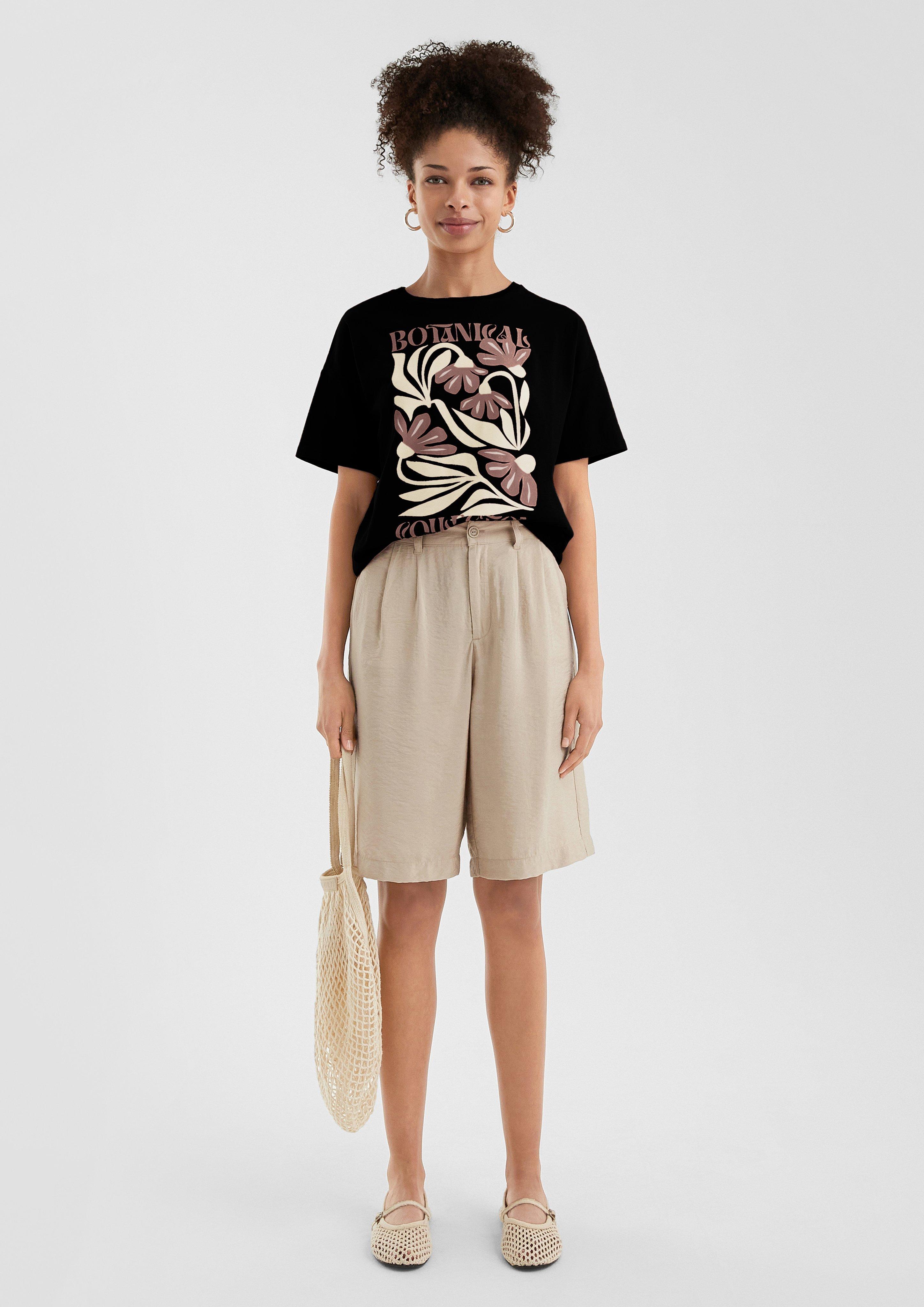 T-shirt in 99D1, 81D2, 02D0 & 44D1