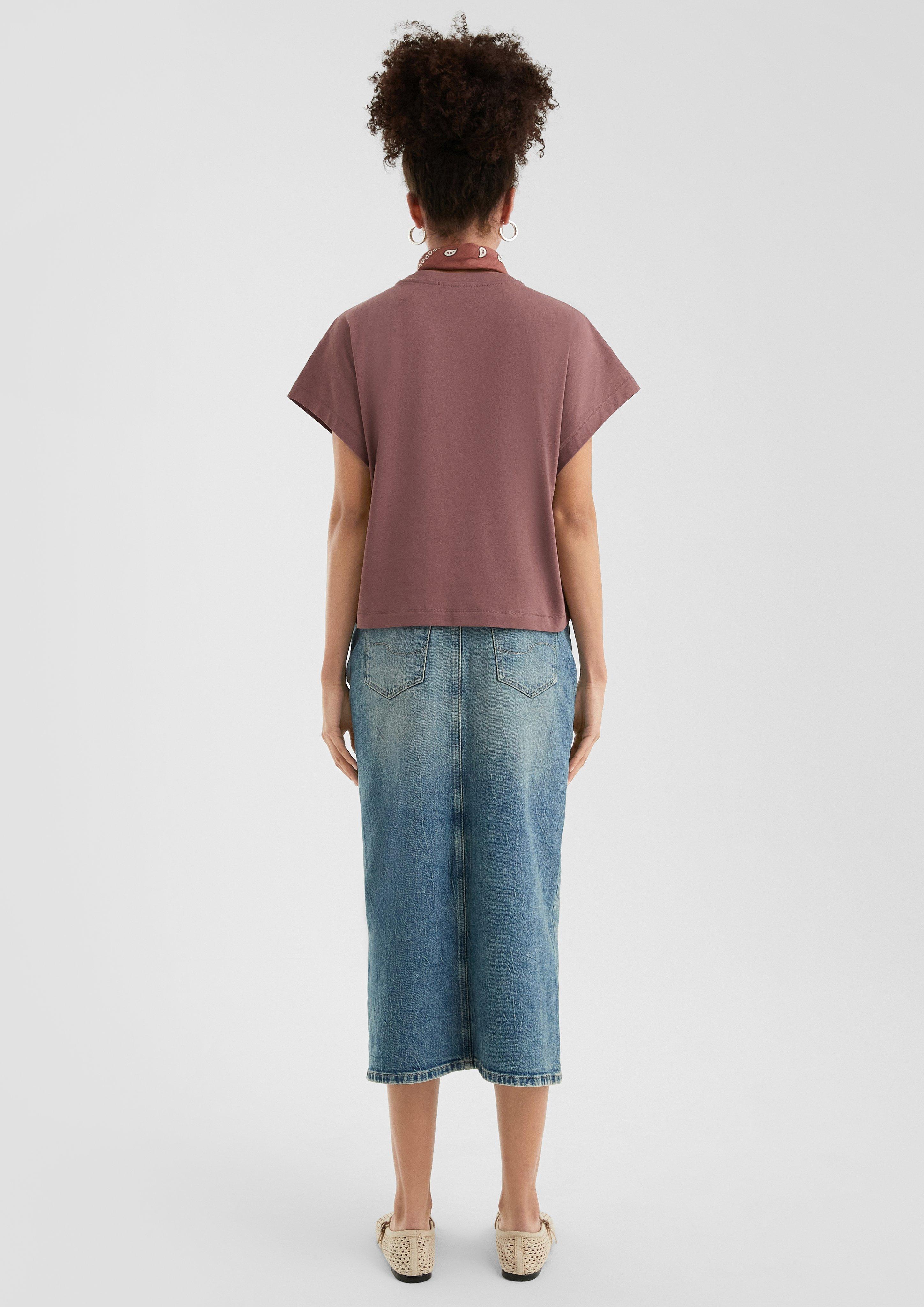 T-Shirt in 4438, 0200 & 9999