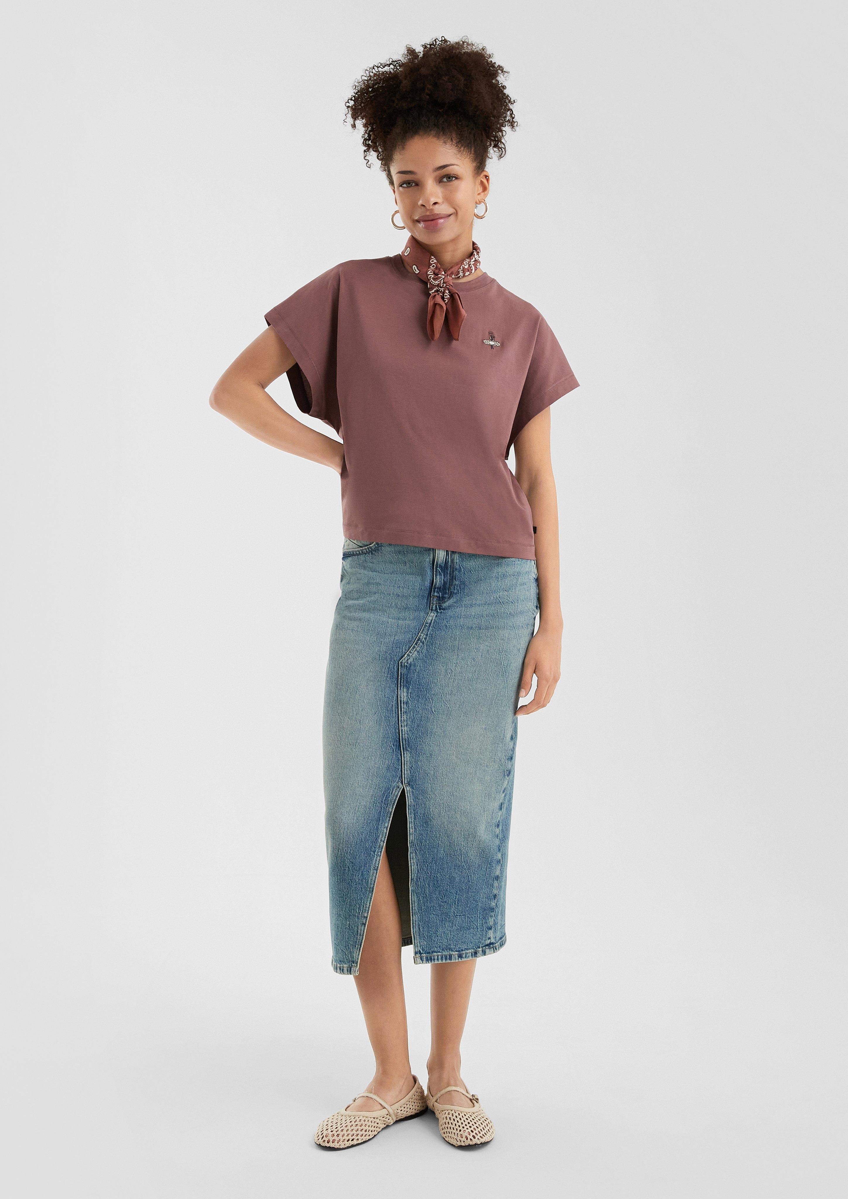 T-Shirt in 4438, 0200 & 9999