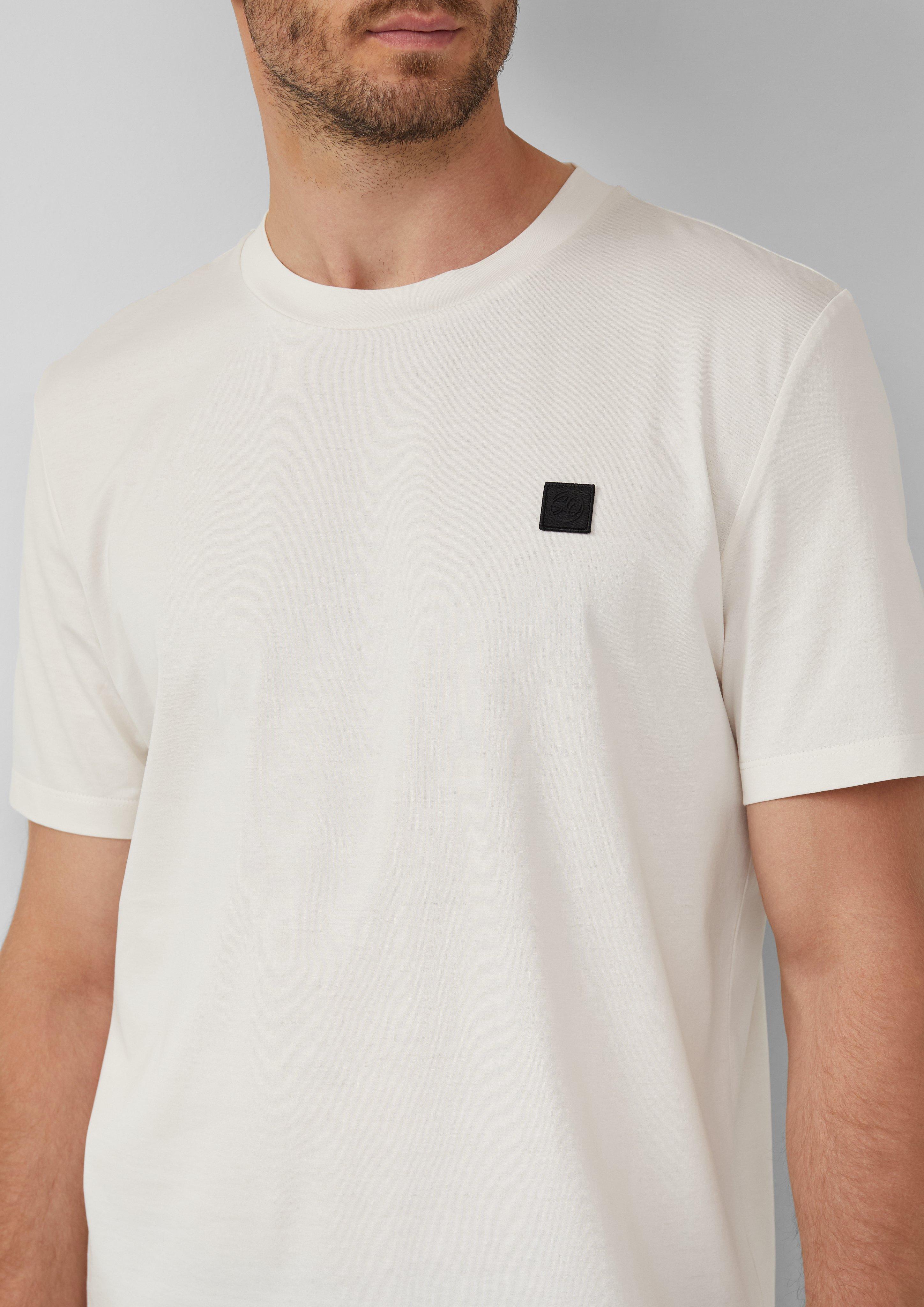 T-shirt in 0120, 5311 & 5920