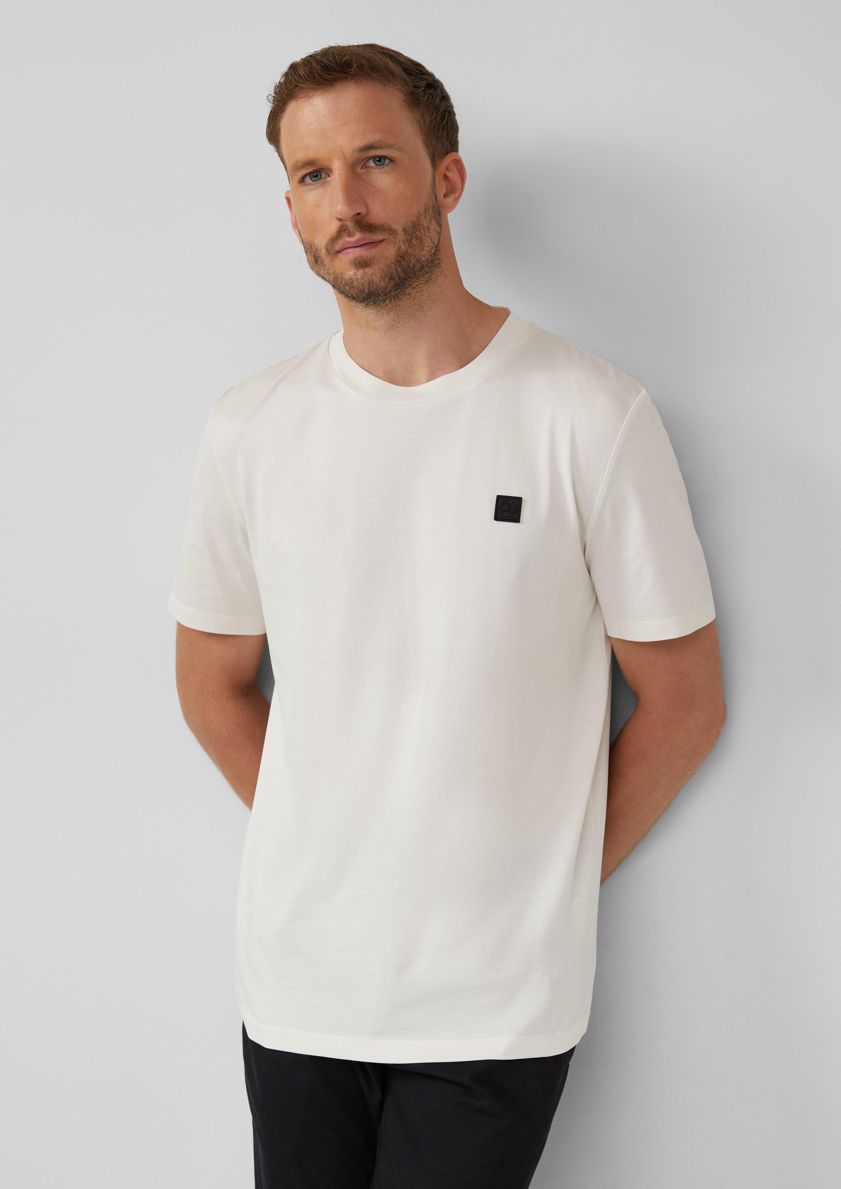 T-shirt in 0120, 5311 & 5920