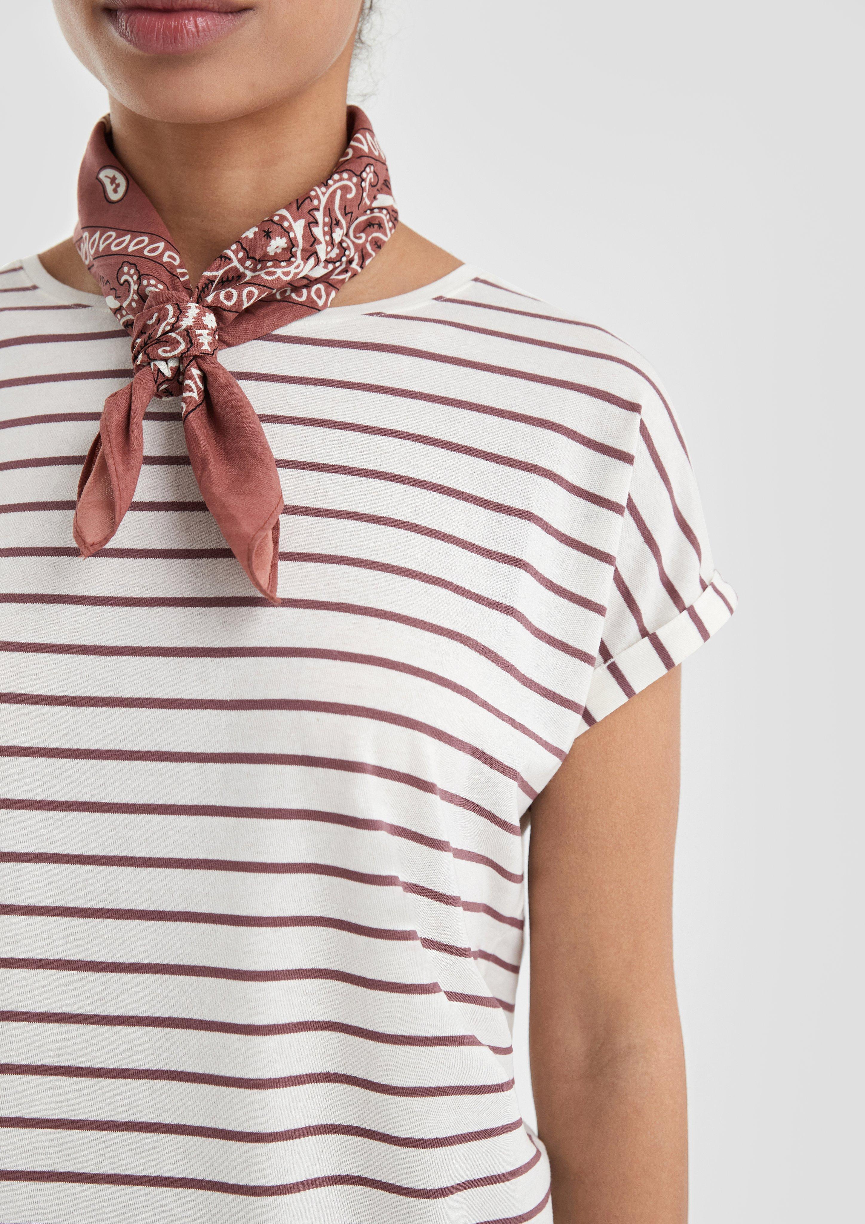 T-Shirt in 44G0, 99G0 & 81G0