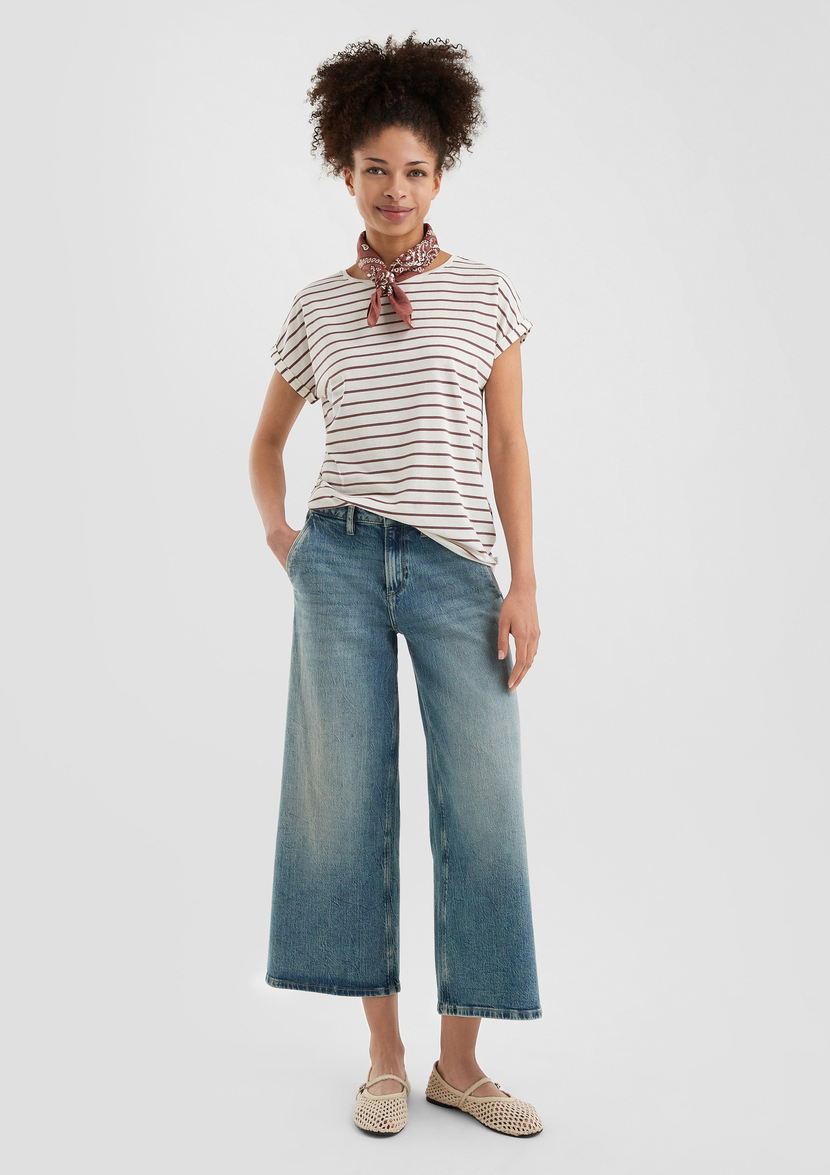 T-Shirt in 44G0, 99G0 & 81G0