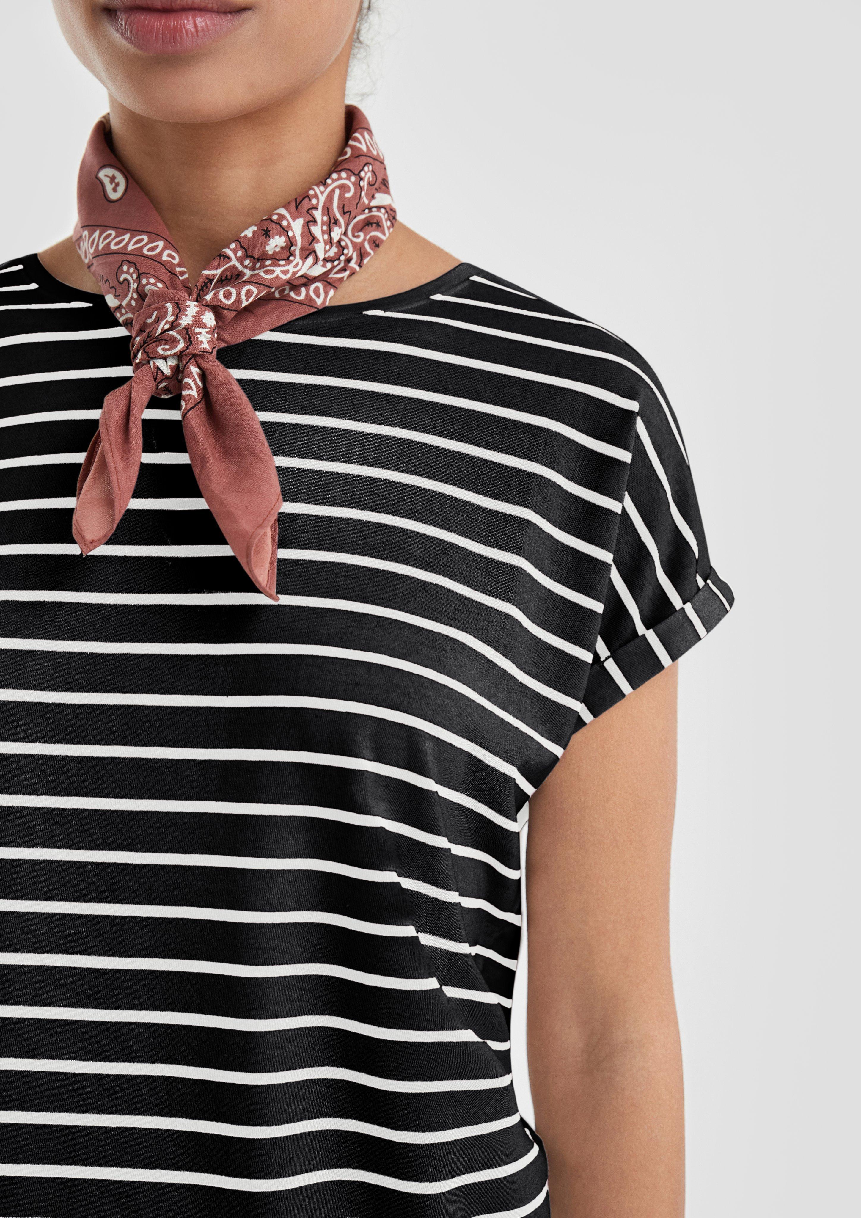 T-Shirt in 99G0, 81G0 & 44G0