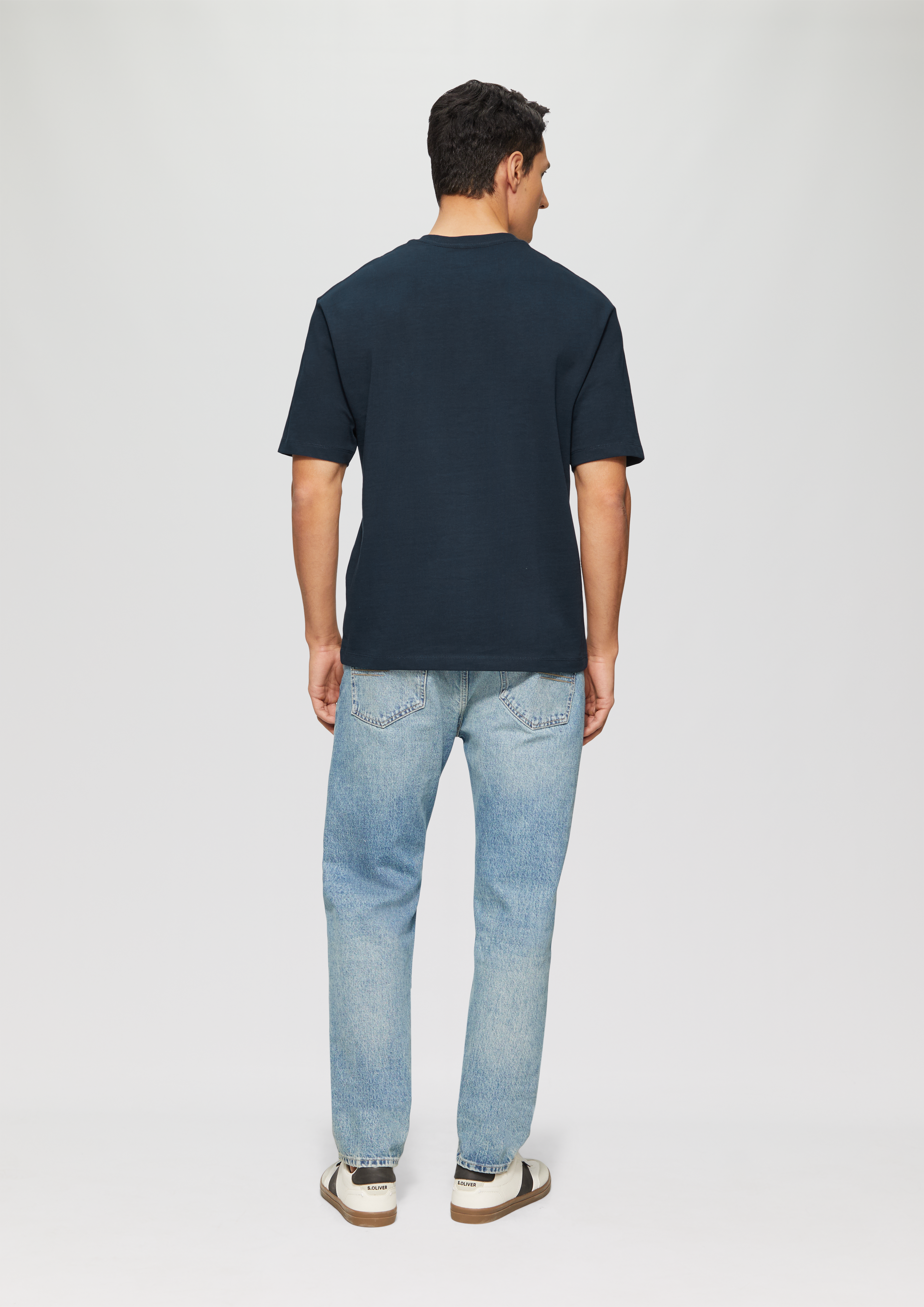 T-shirt in 58D1, 03D3, 03D2, 03D1 & 58D2