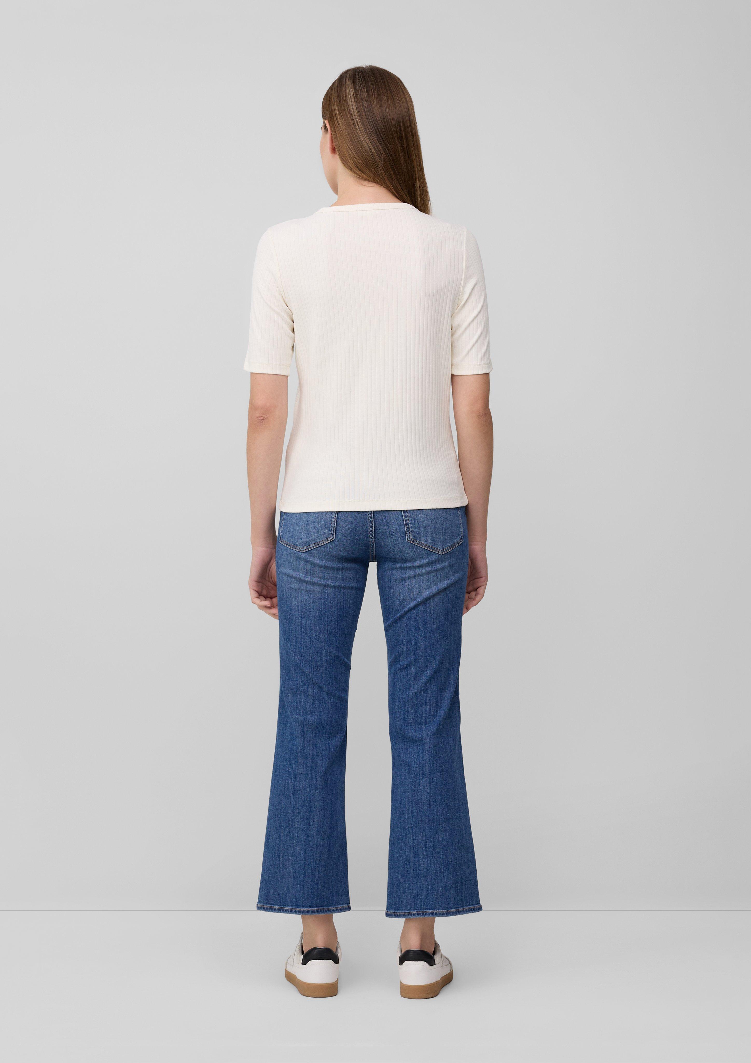 T-Shirt in 0210, 6933, 9999 & 3902