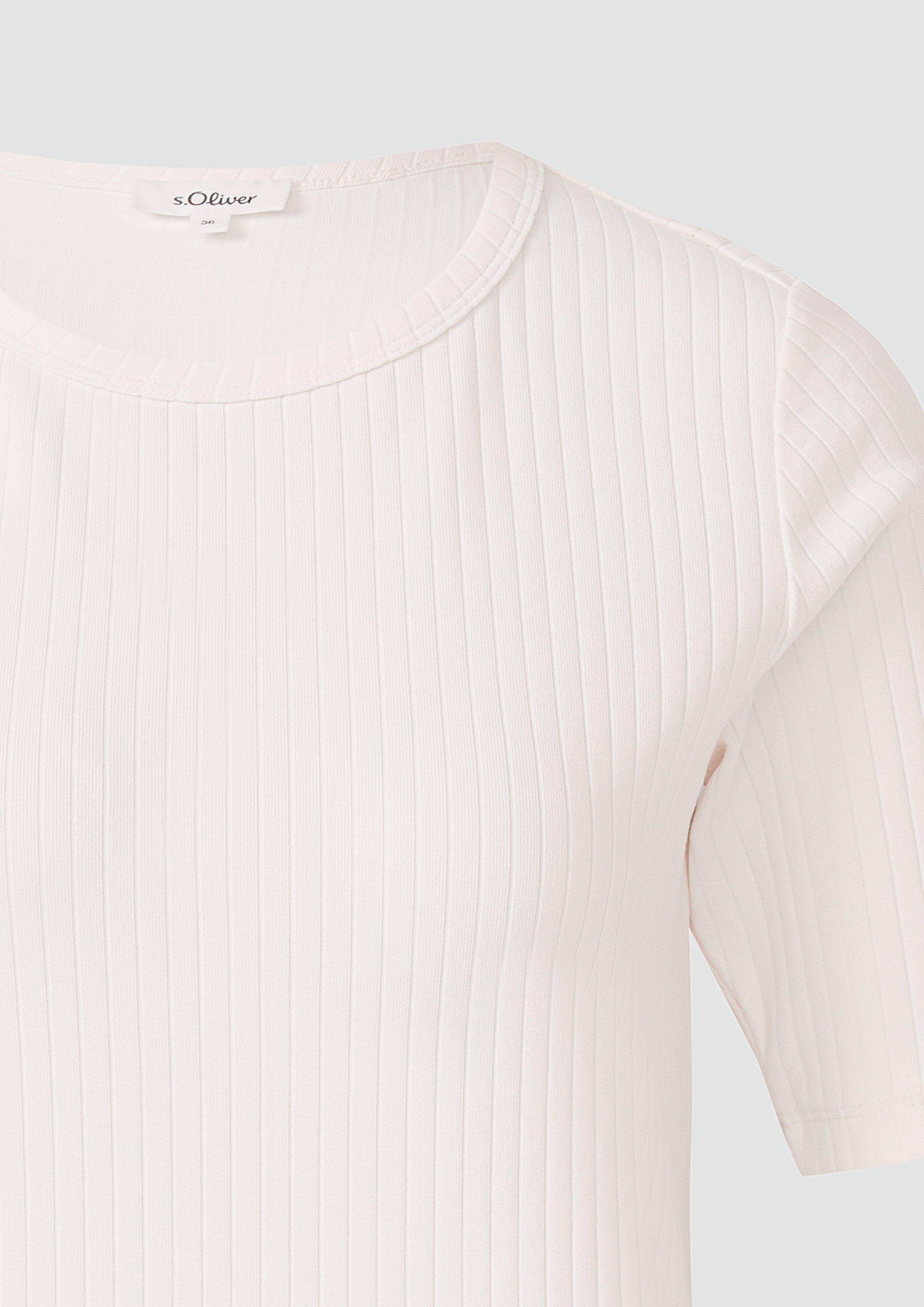 T-Shirt in 0210, 6933, 9999 & 3902