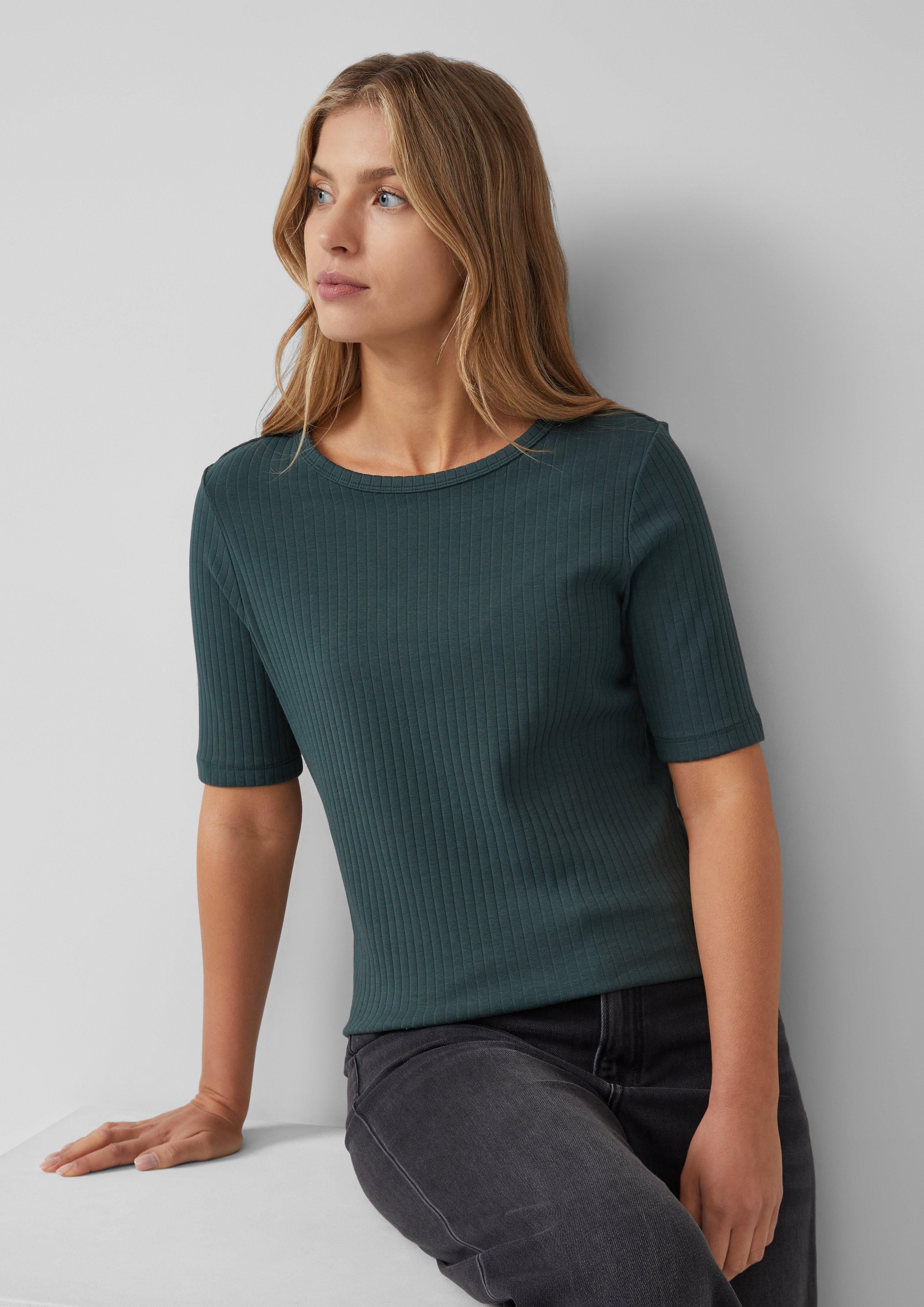 T-shirt in 6933, 9999, 0210 & 3902