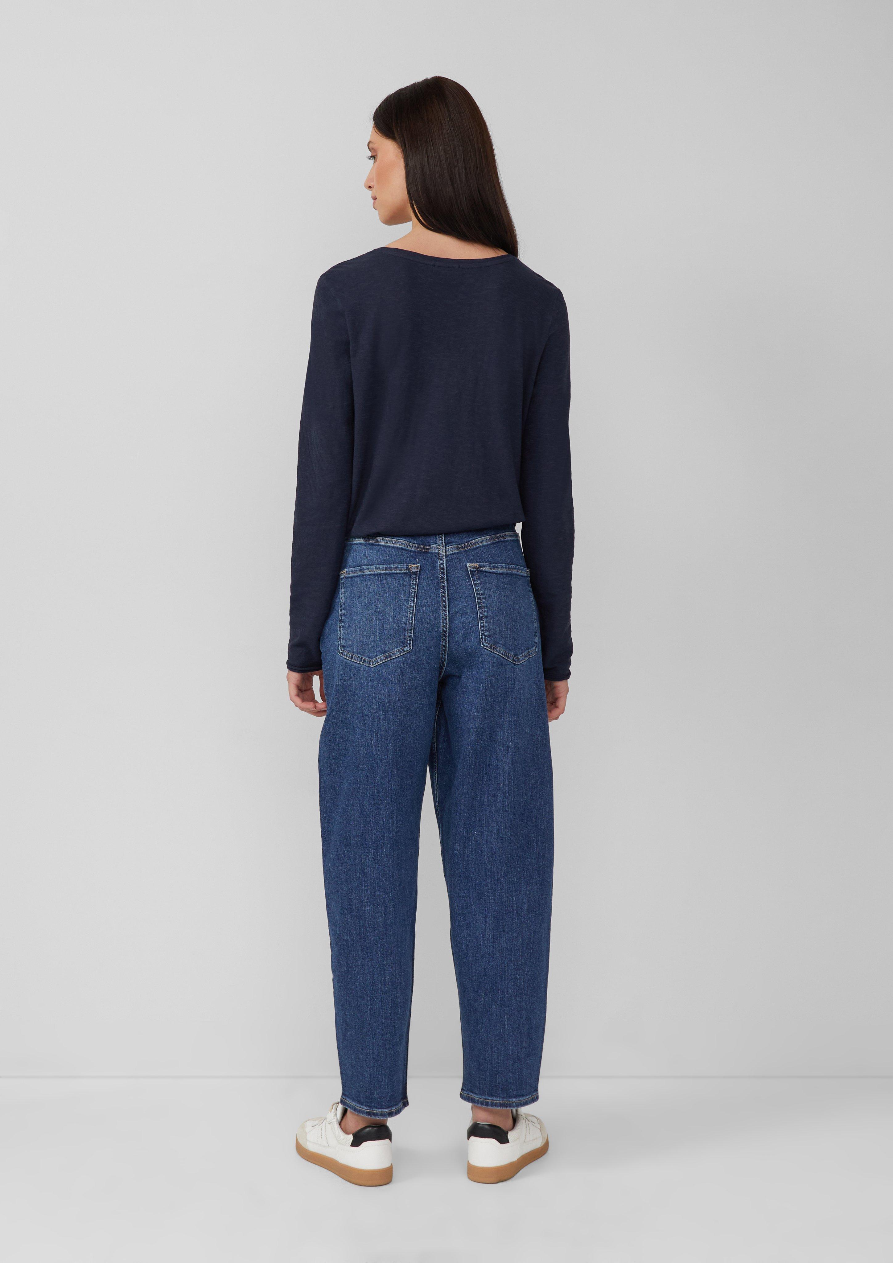 T-shirt in 5959, 0210, 6933, 5527 & 3902