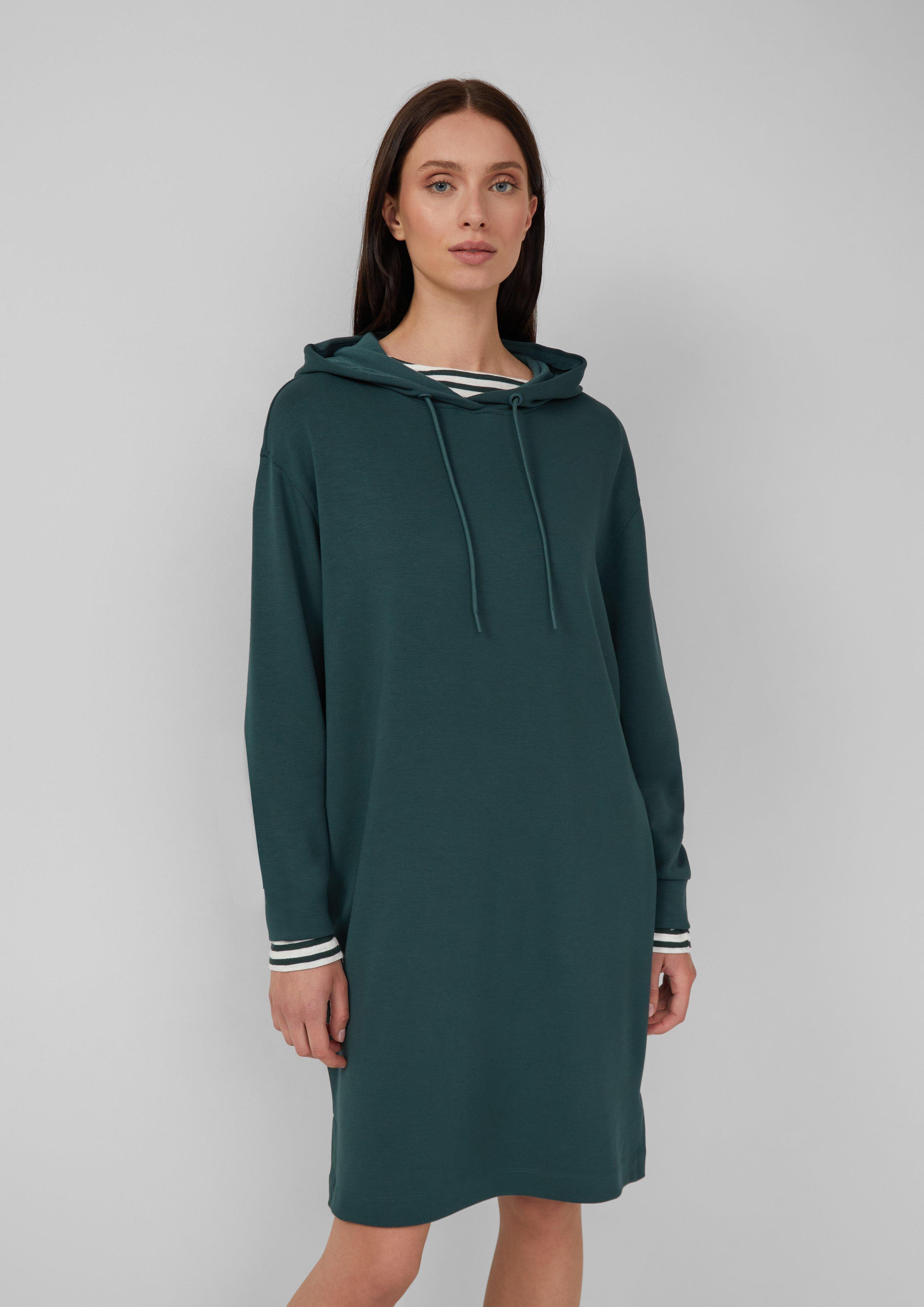 Robe in 6933, 9999, 3902 & 5959