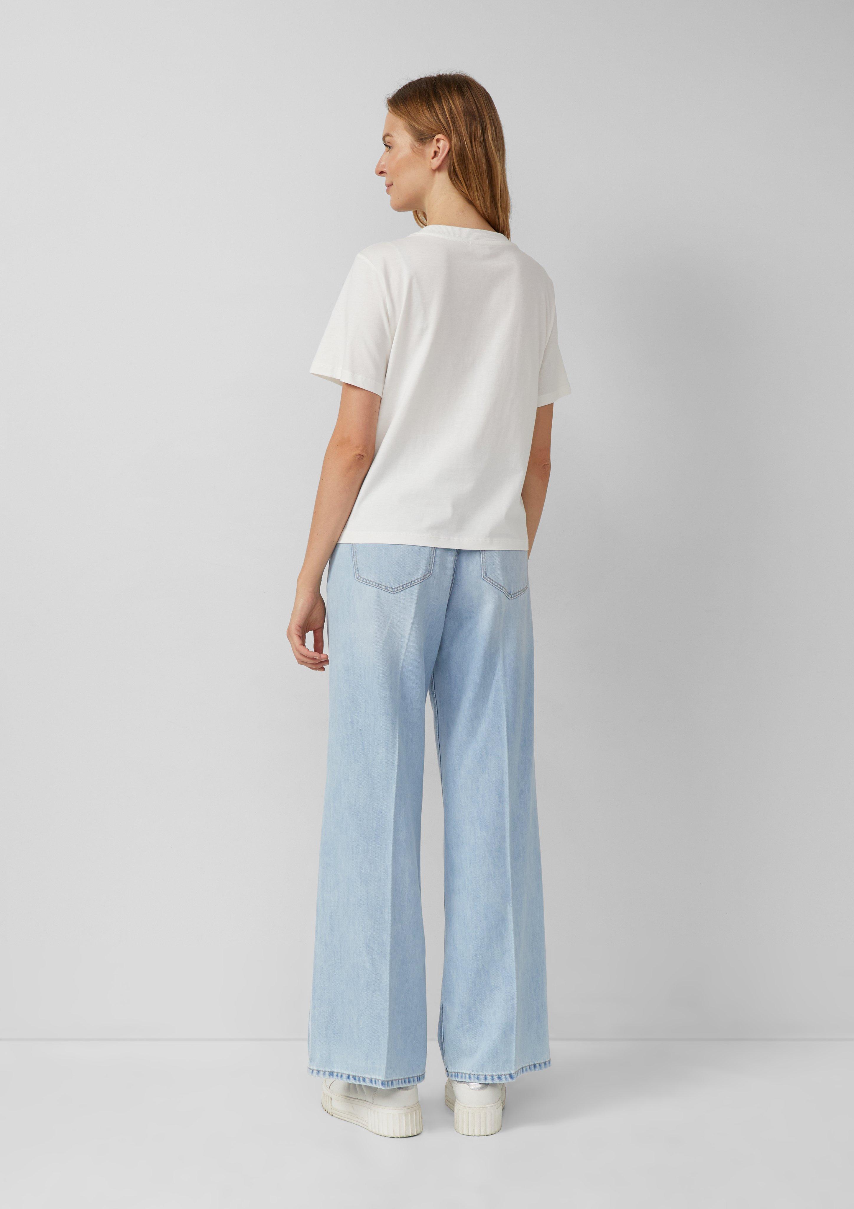 T-Shirt in 02D1 & 97D0