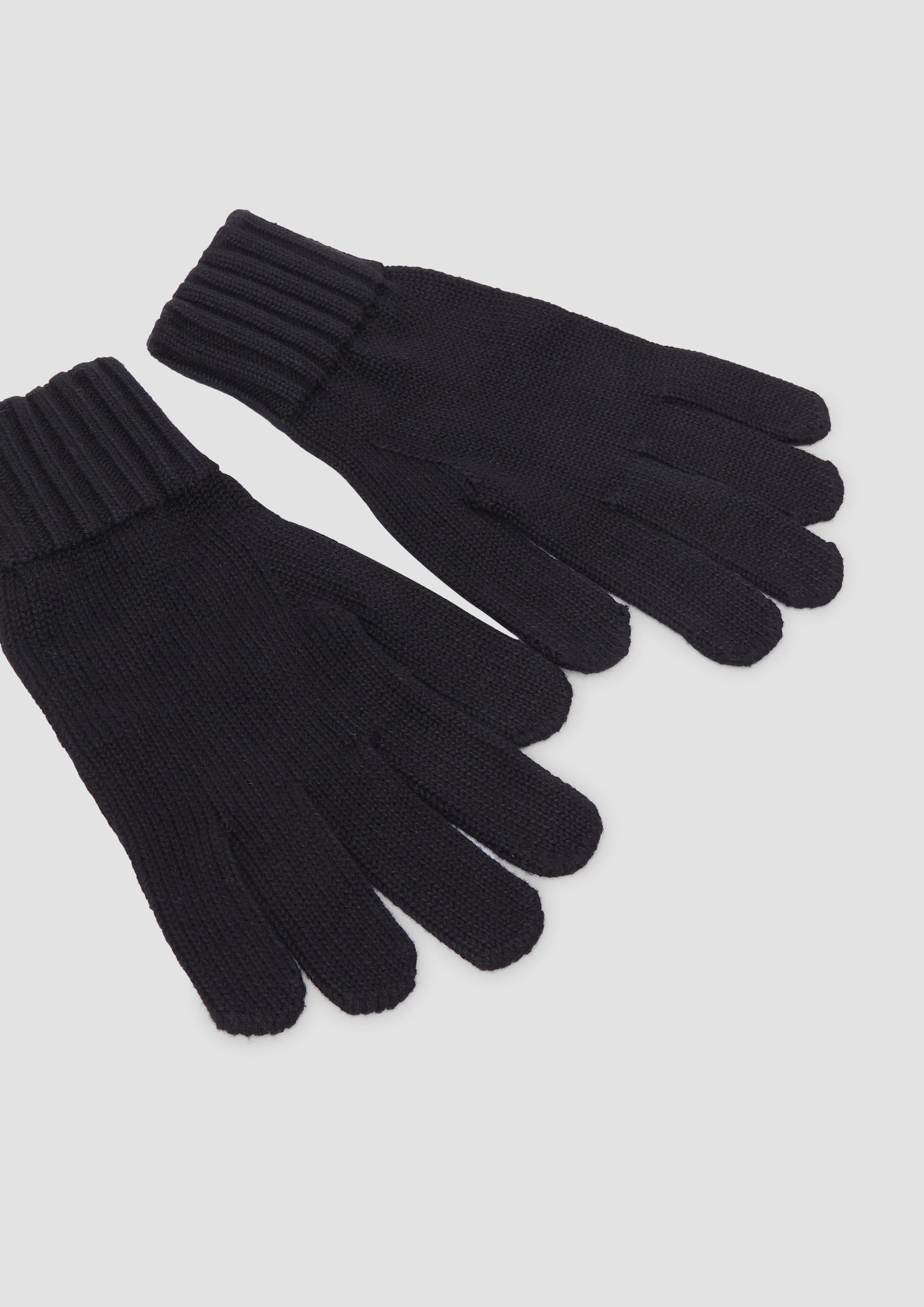 Gants in 9999, 5978, 94W0 & 5363