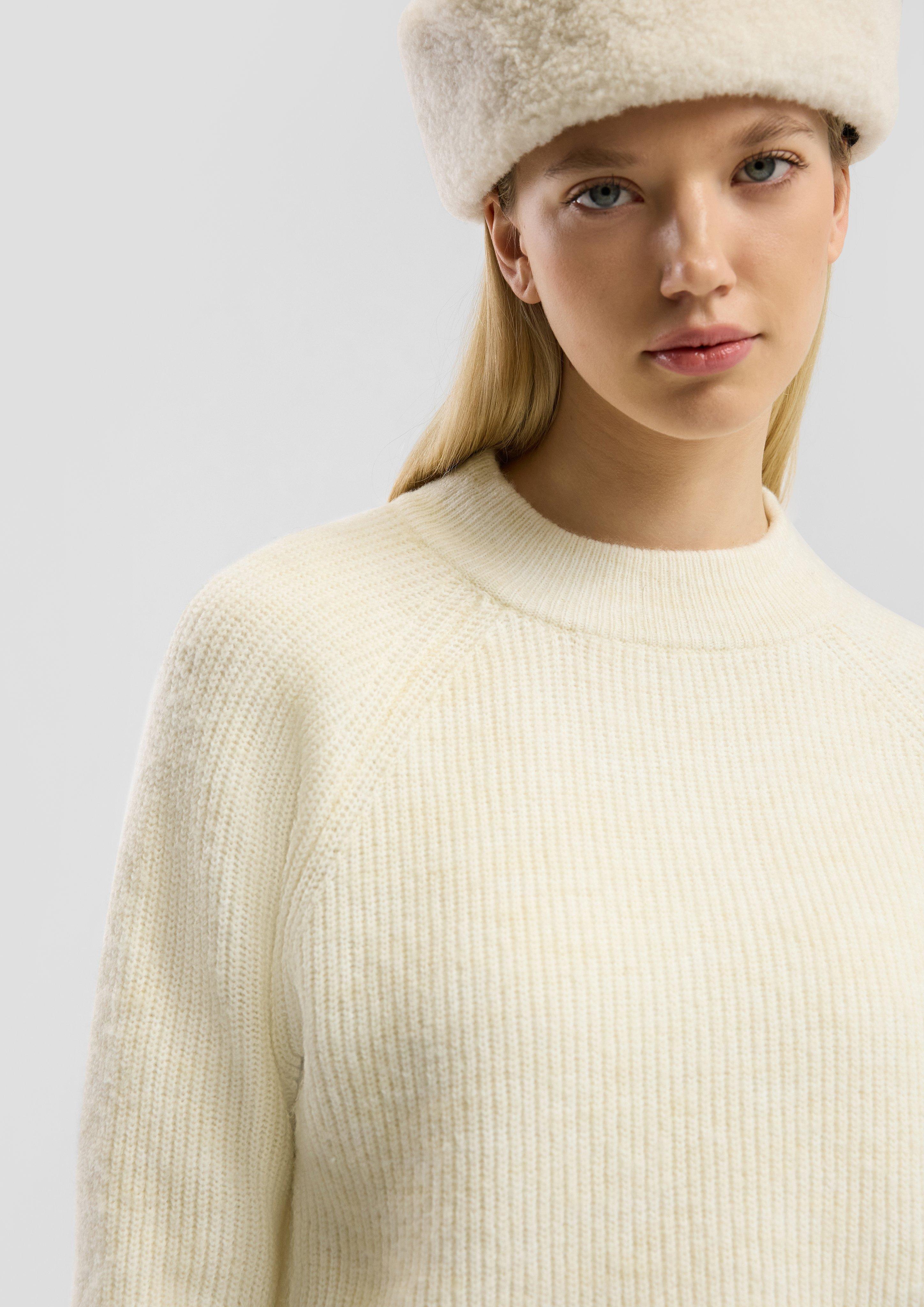 Pulover in 02W0, 75G0, 99W0, 44G0, 9400, 39W0 & 94G0