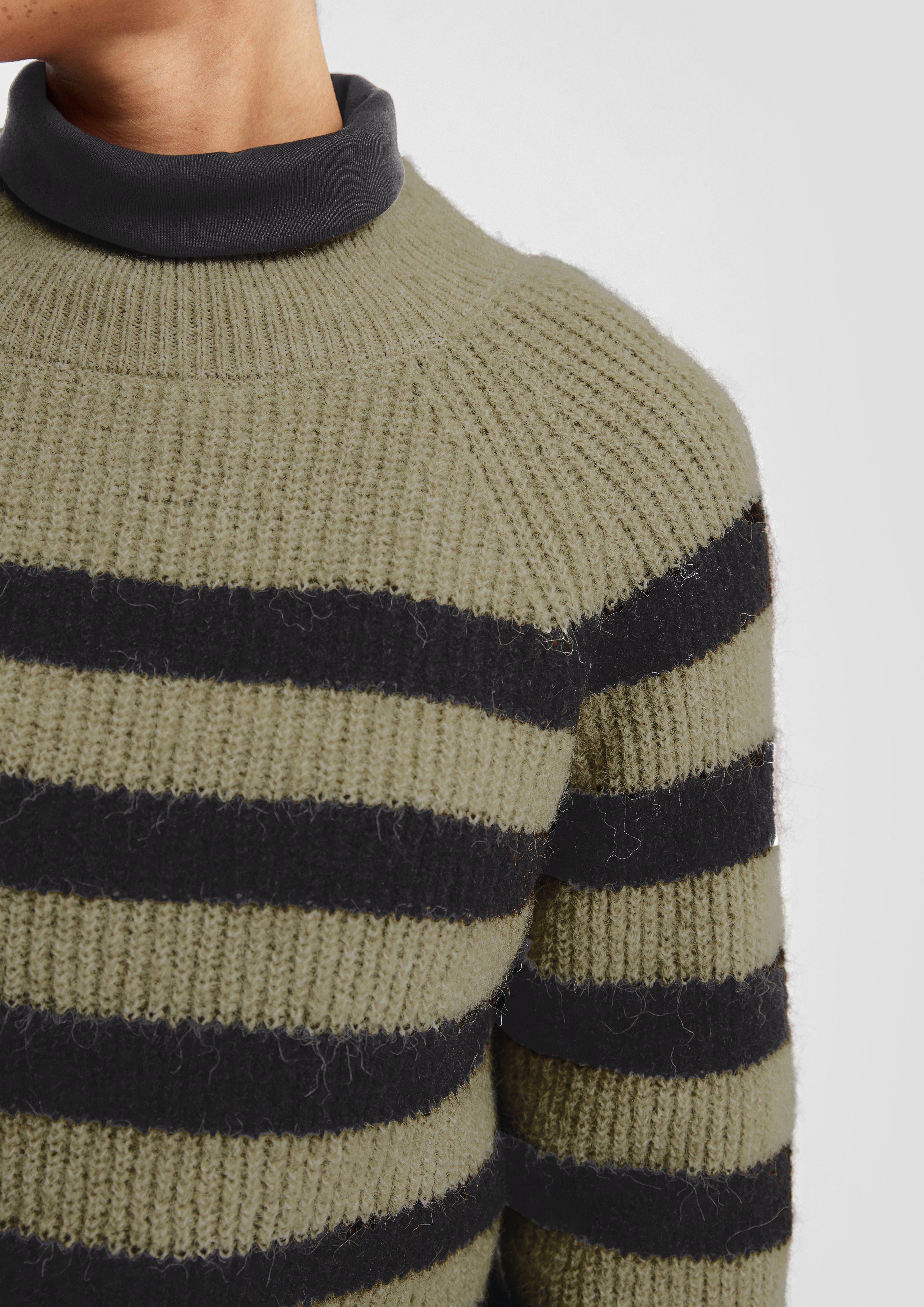 Gebreide trui in 75G0, 99W0, 44G0, 9400, 39W0, 02W0 & 94G0