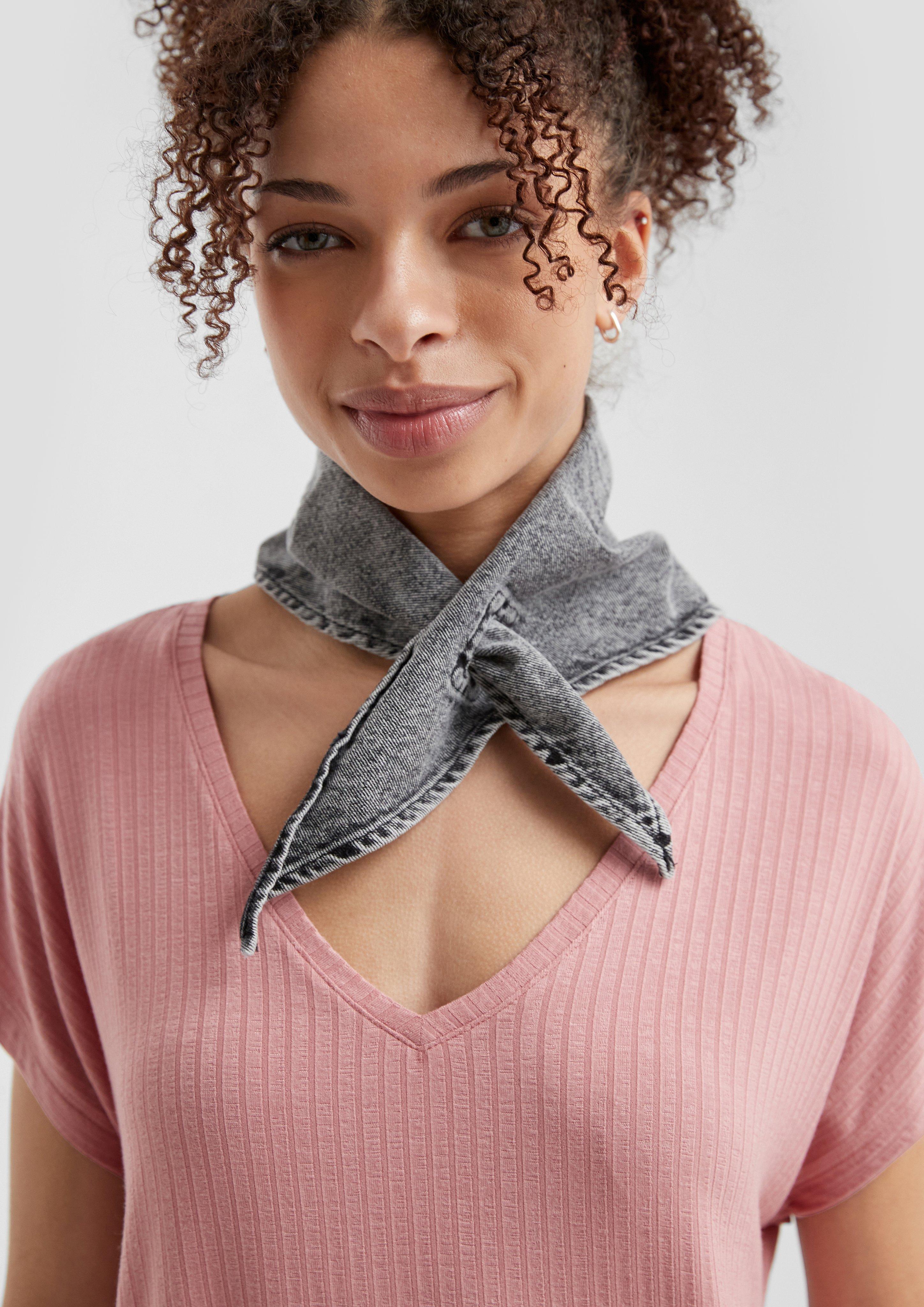 T-Shirt in 4418, 9999 & 7803