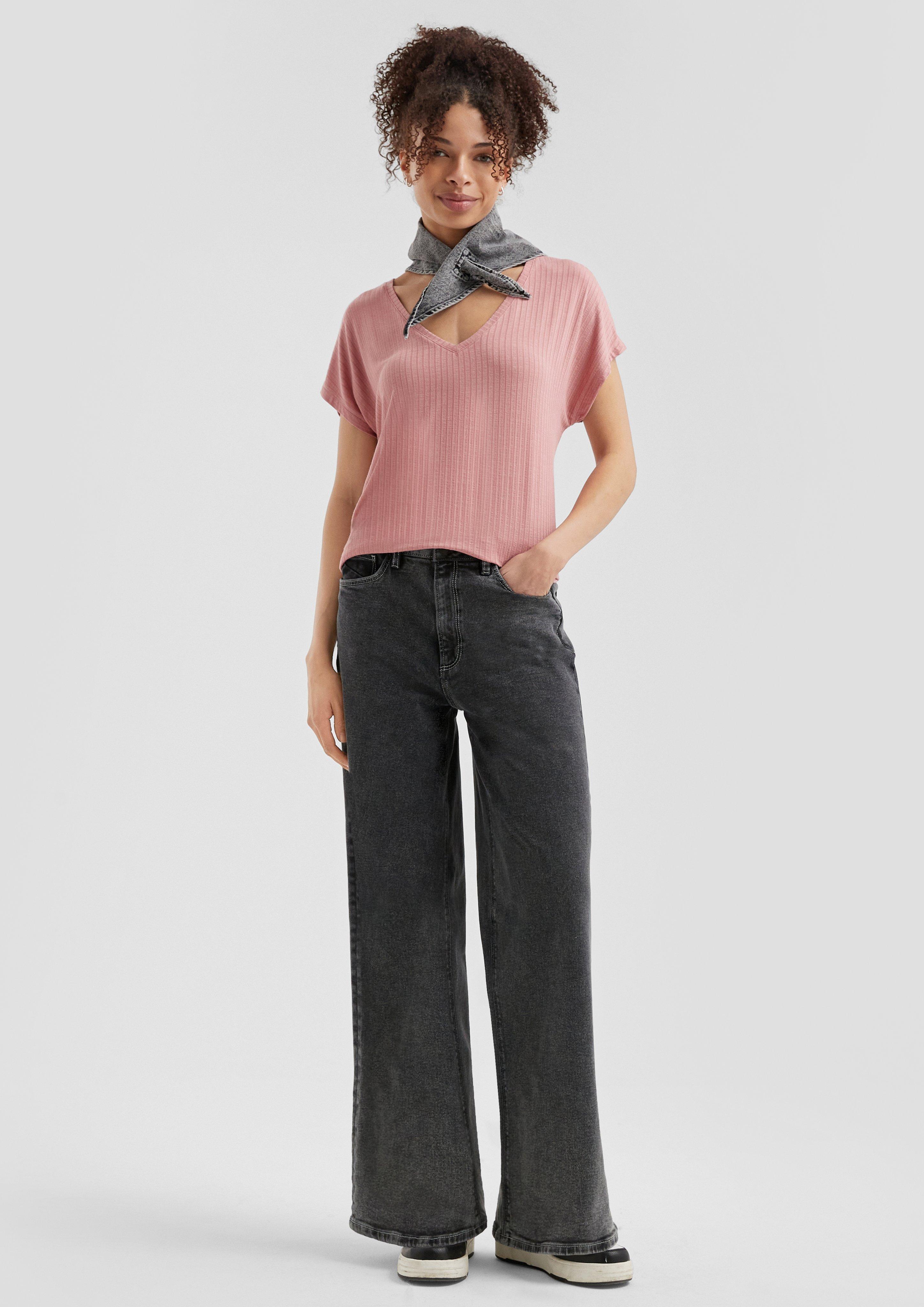 T-Shirt in 4418, 9999 & 7803