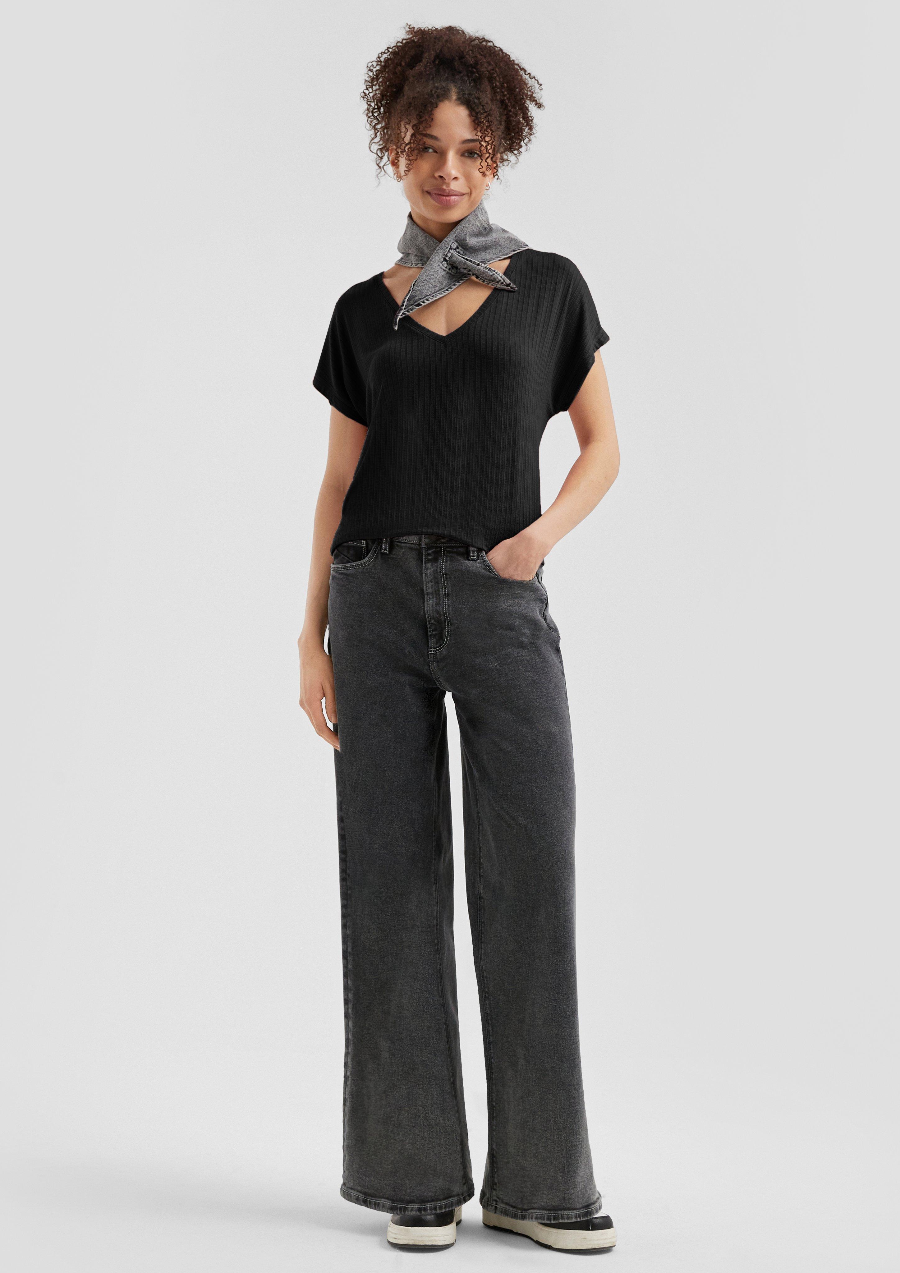 T-Shirt in 9999, 7803 & 4418