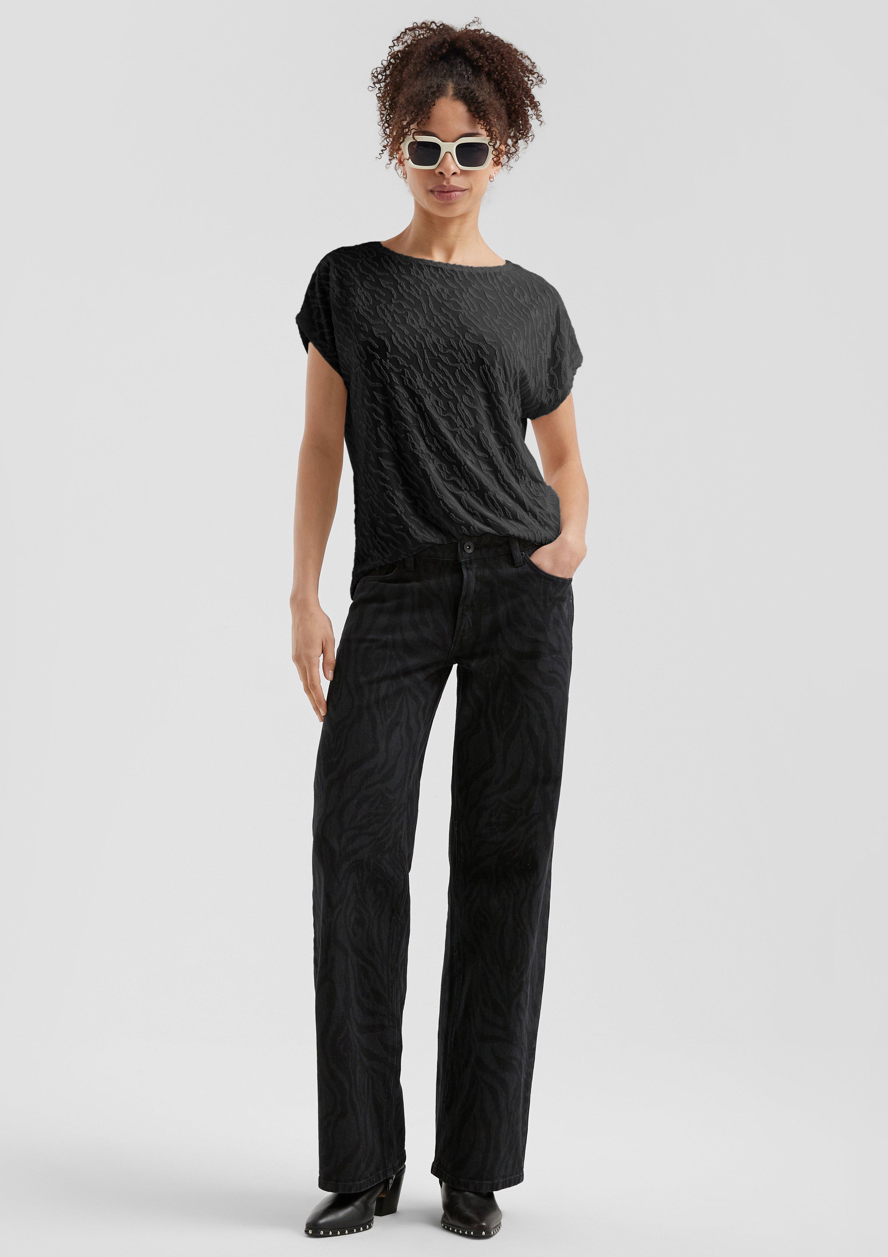 T-Shirt in 9999 & 0200