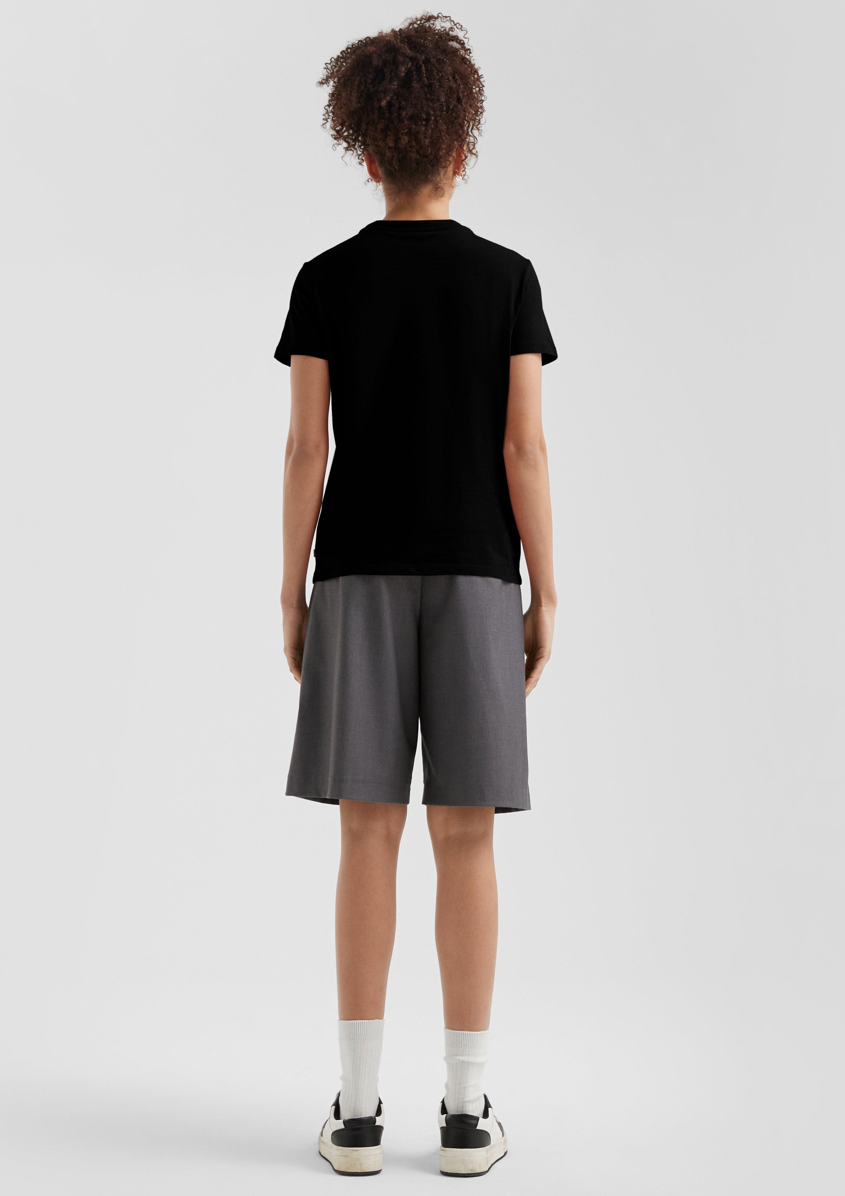 T-Shirt in 99D0, 44D0 & 02D0