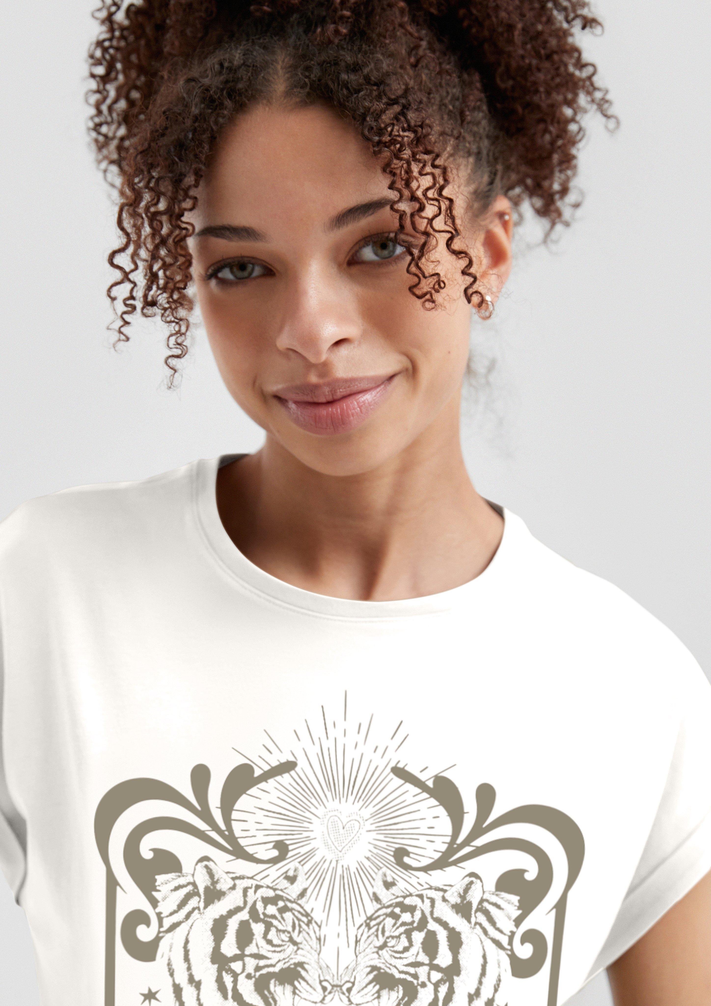 T-Shirt in 02D0 & 78D0