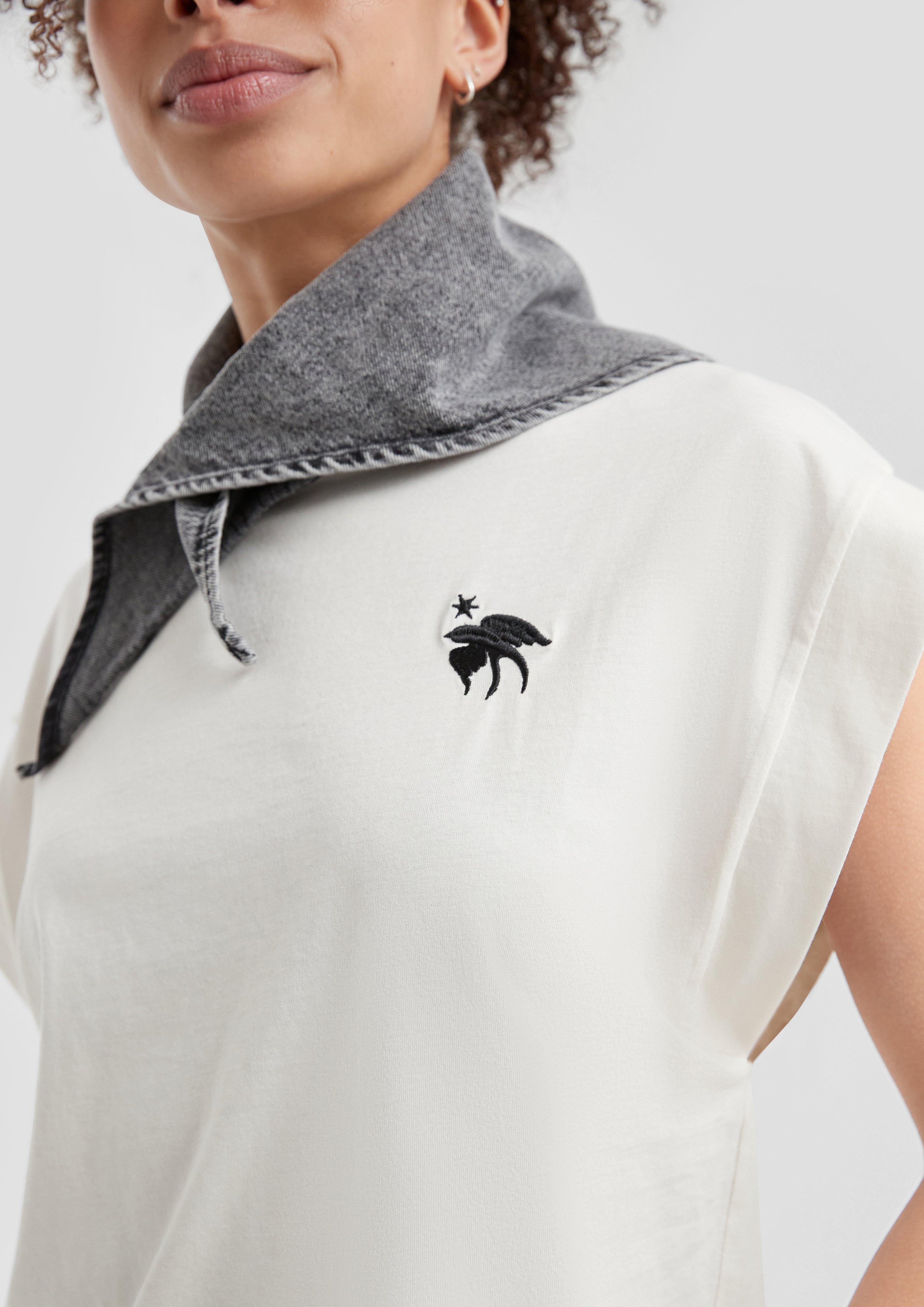 T-Shirt in 02D0, 44D0, 78D0 & 99D0