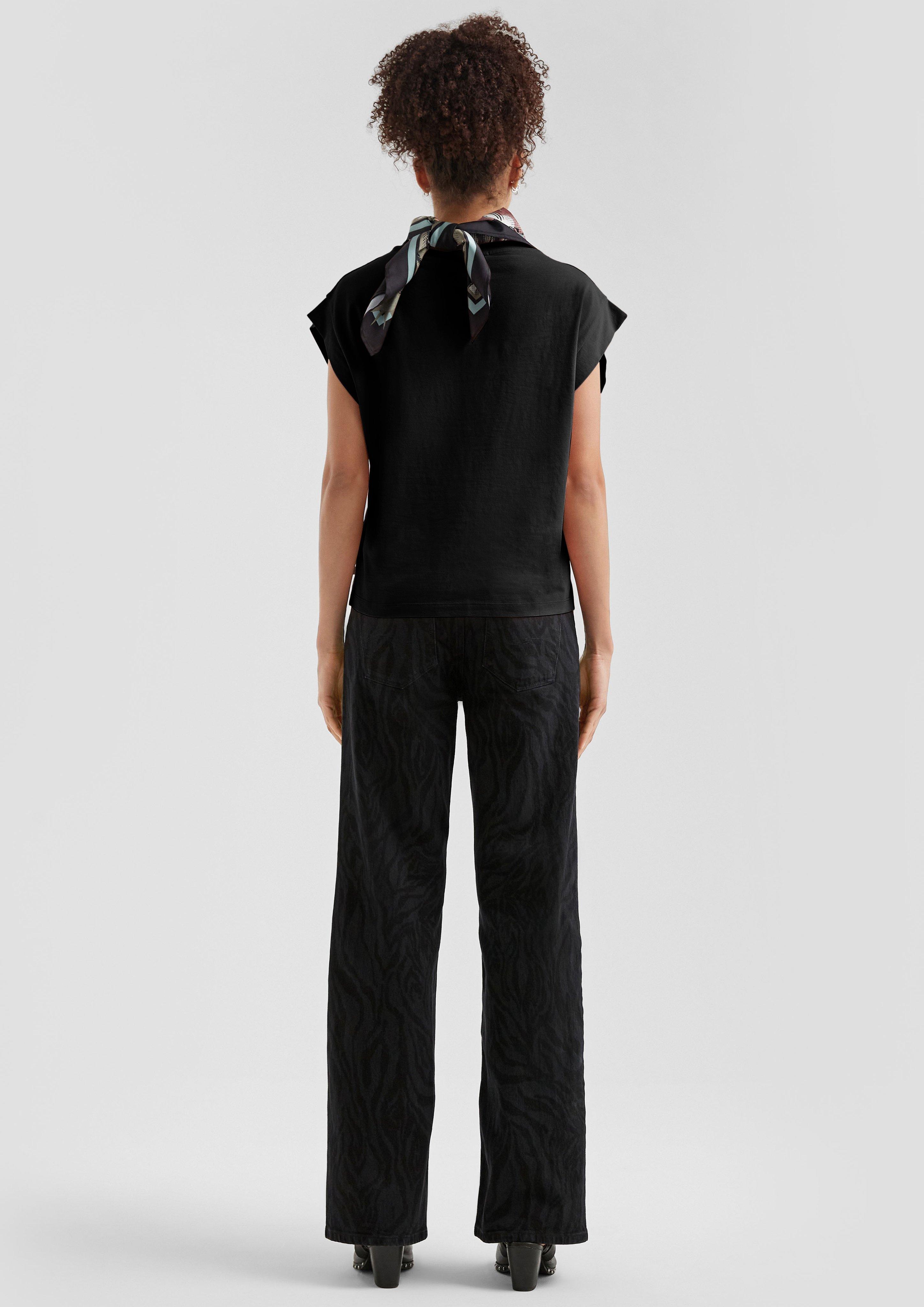 T-shirt in 99D0, 02D0, 44D0 & 78D0