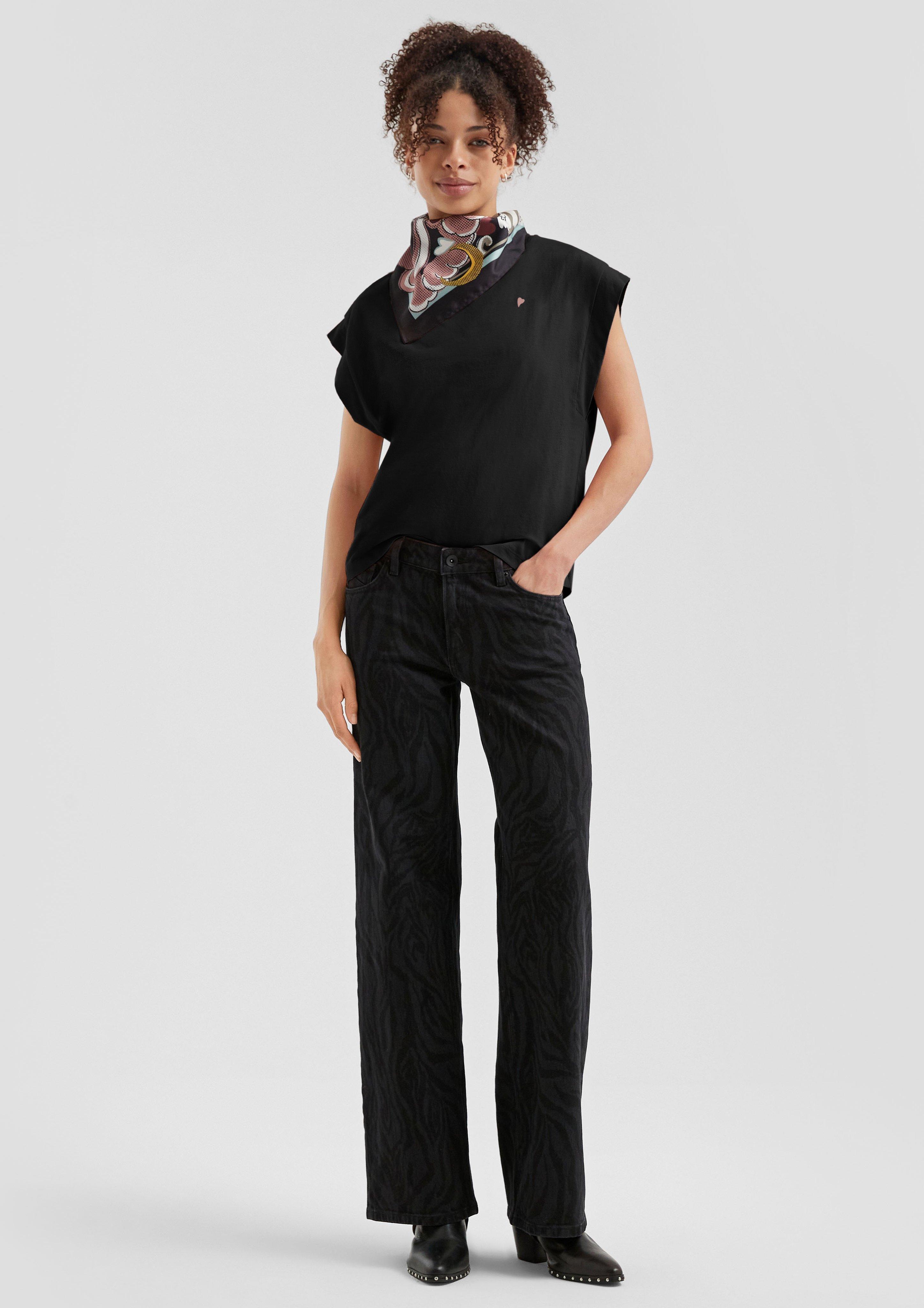 T-shirt in 99D0, 02D0, 44D0 & 78D0