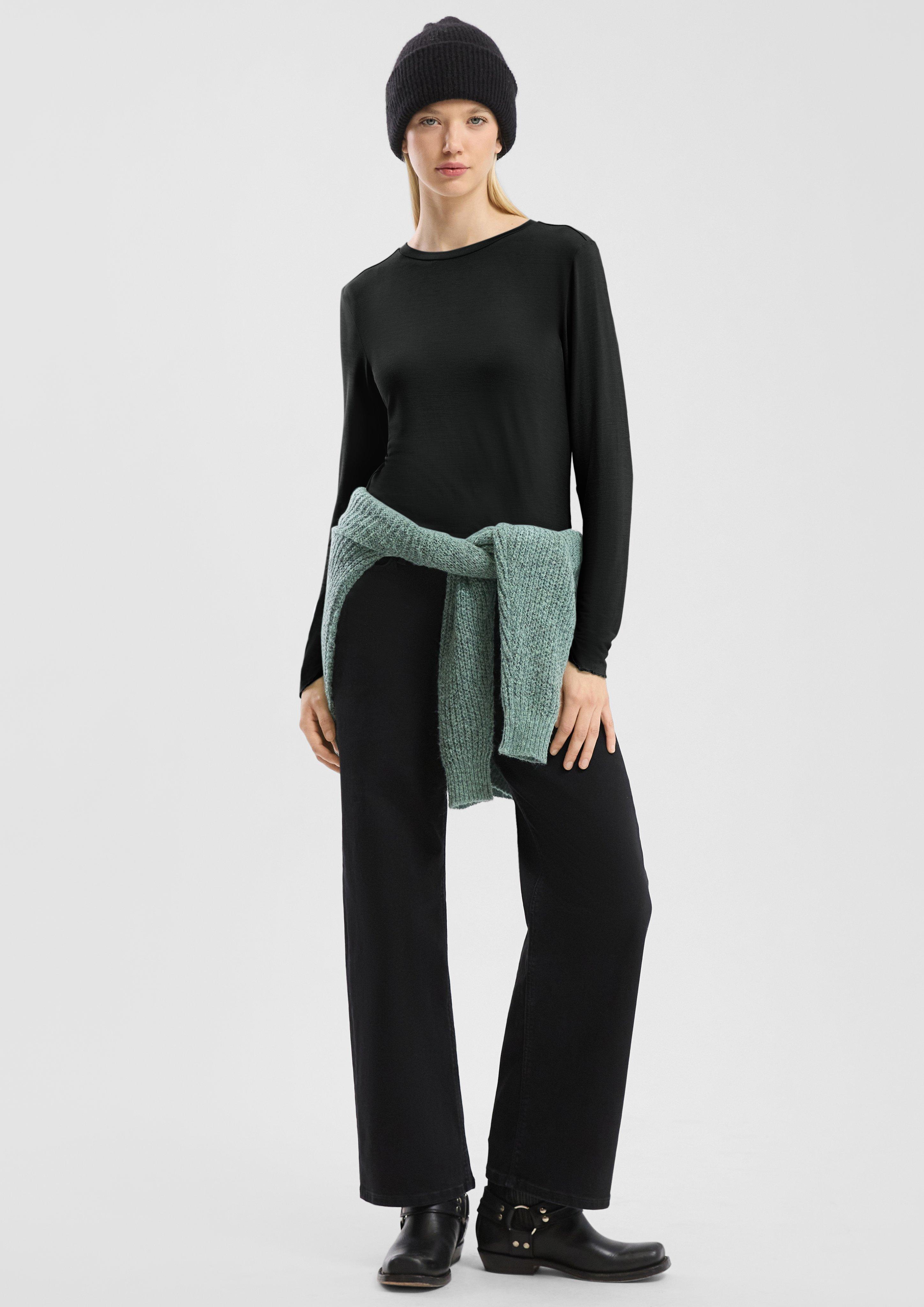 T-Shirt in 9999, 0200, 6215 & 3900