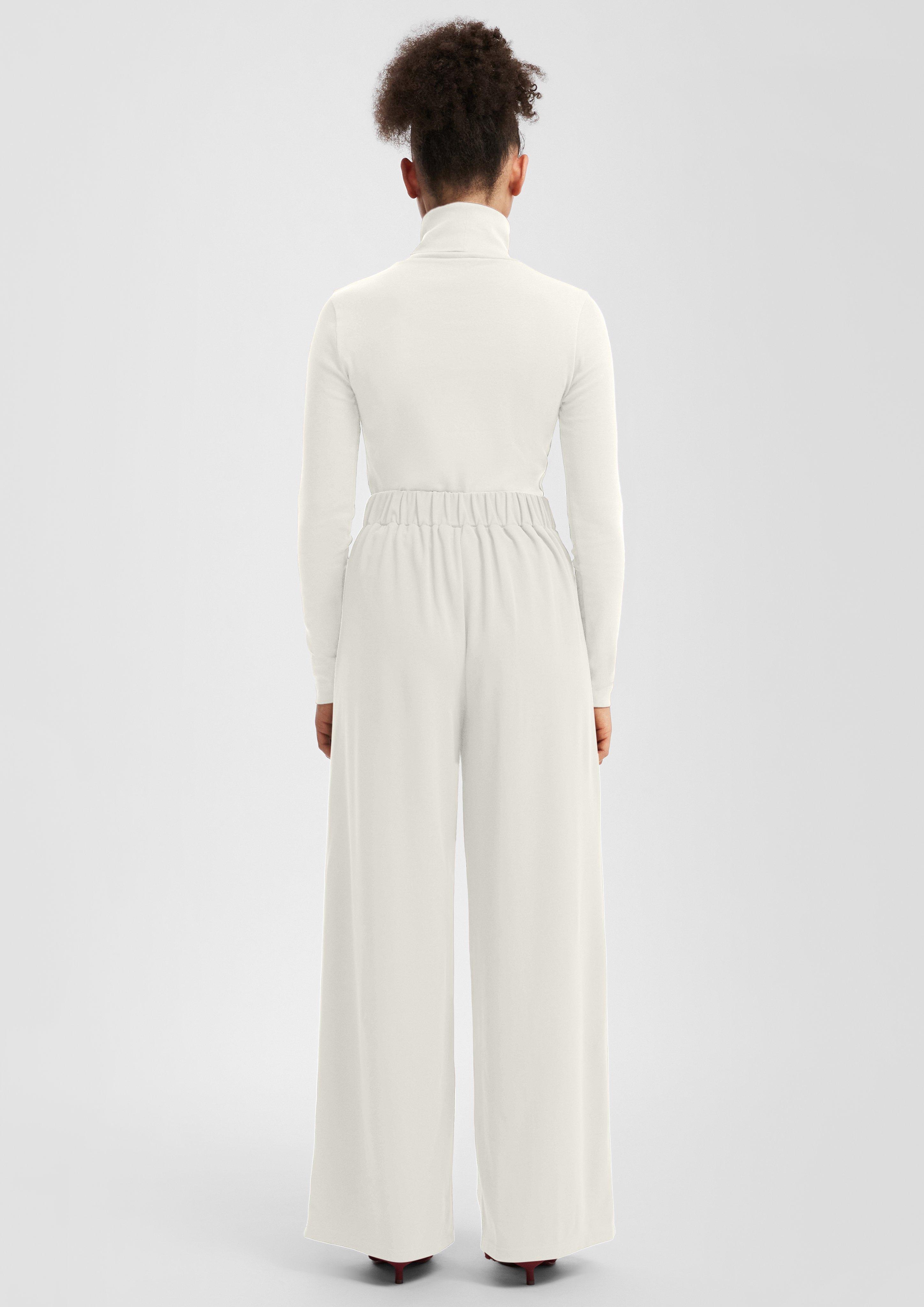 T-Shirt in 0200, 9999, 5832 & 3900