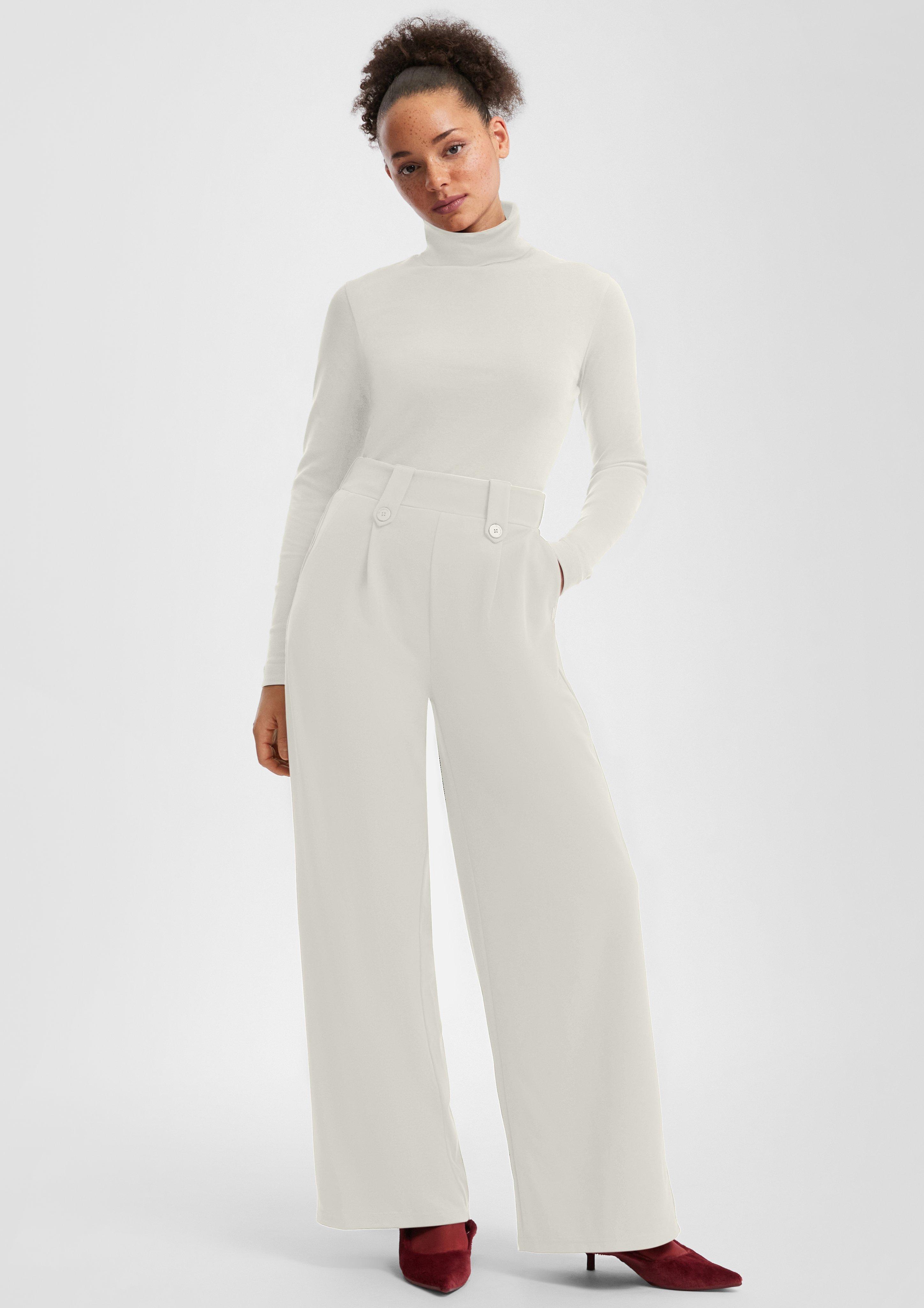 T-Shirt in 0200, 9999, 5832 & 3900