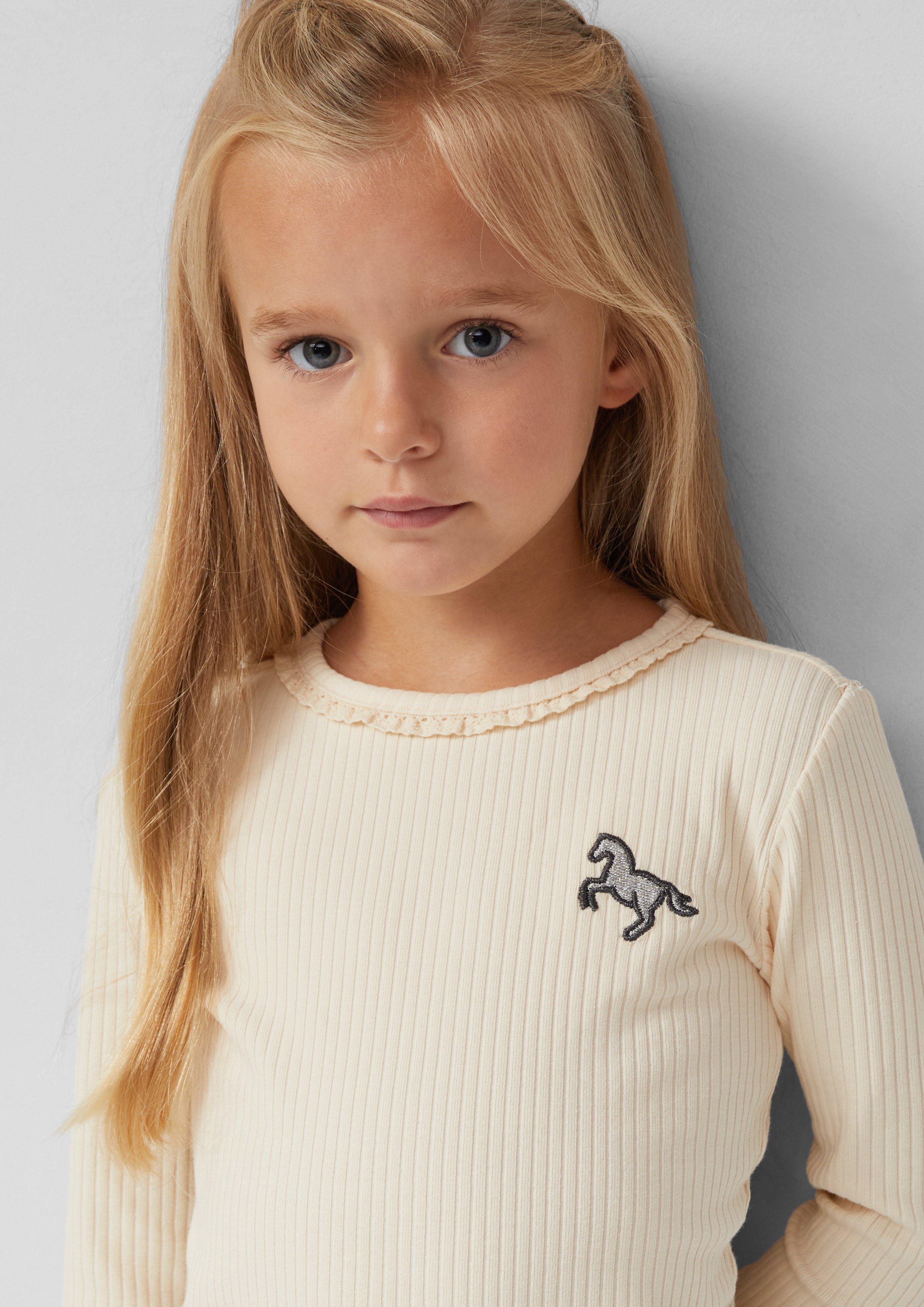 T-shirt in 0406, 4670 & 4927