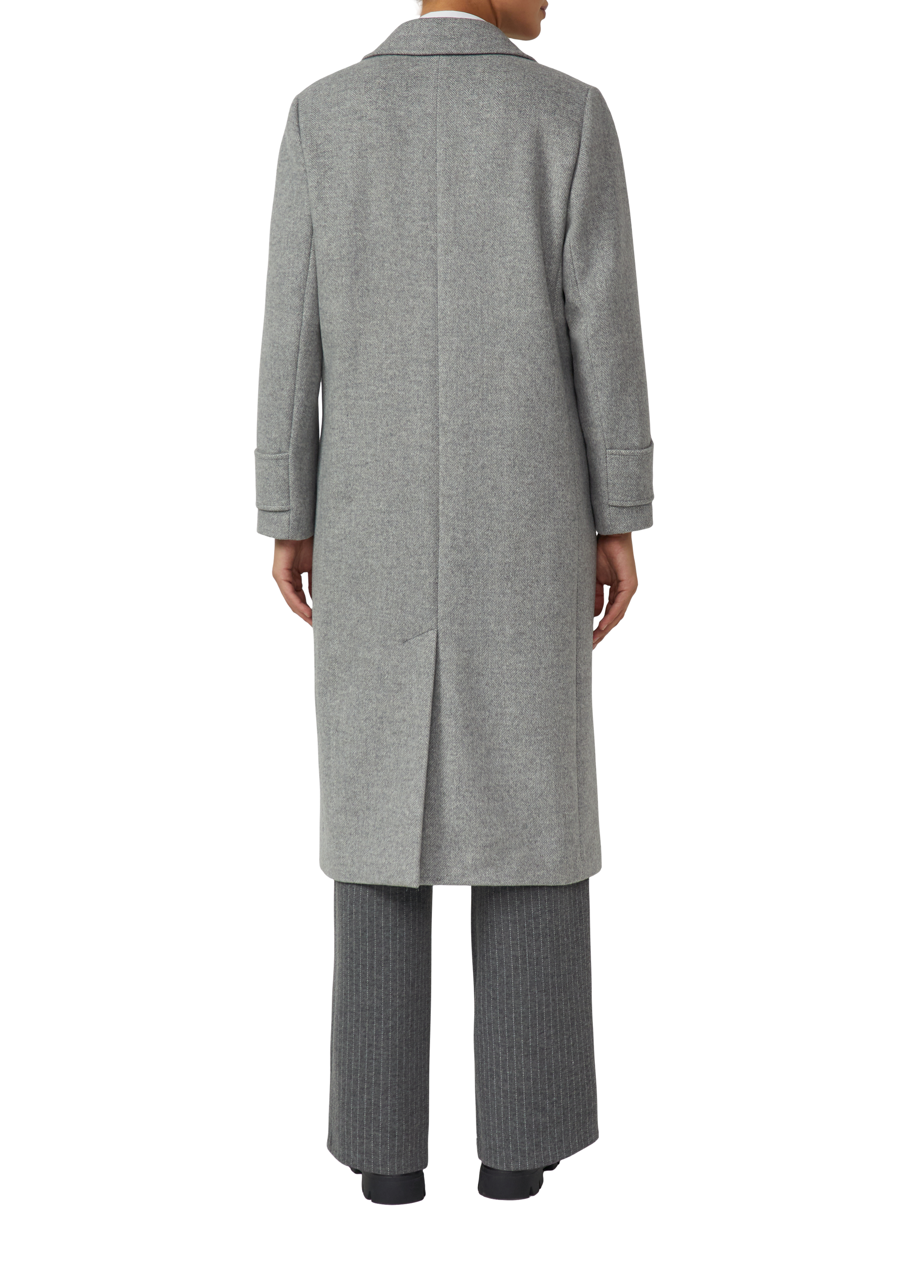 Thumbnail - Outdoor-Mantel