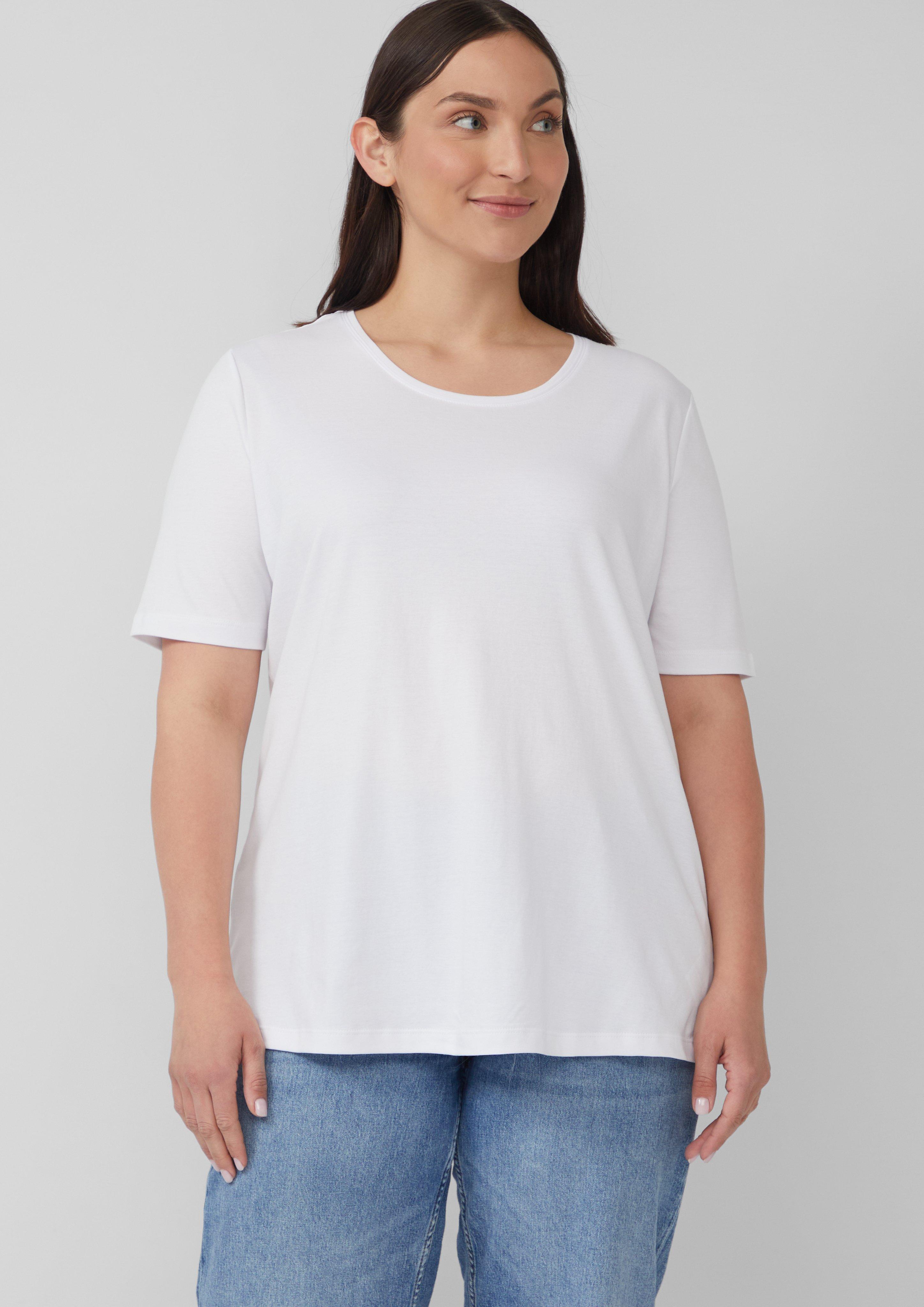 T-Shirt in 0100, 1395 & 8828