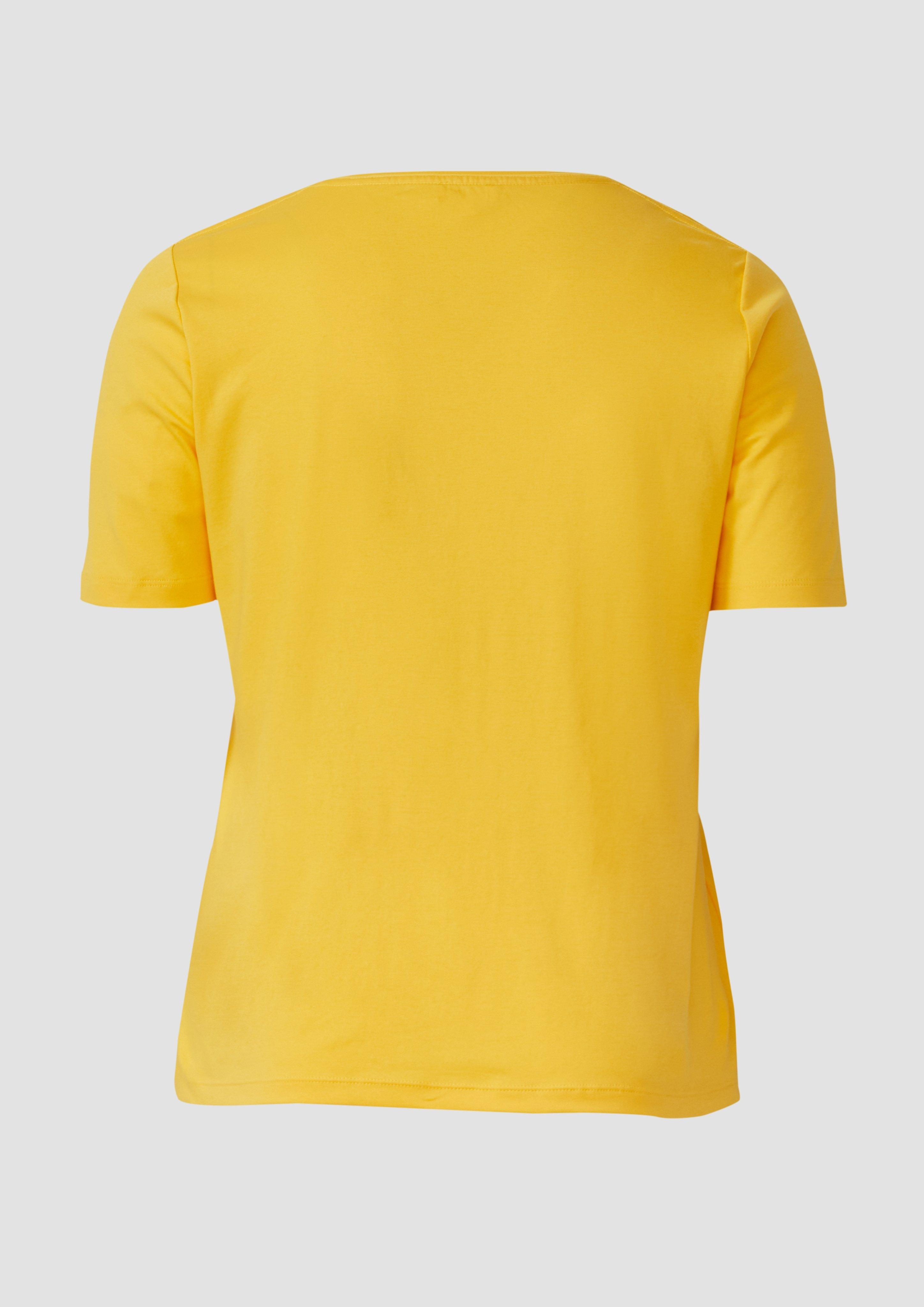 T-shirt in 1395, 0100 & 8828