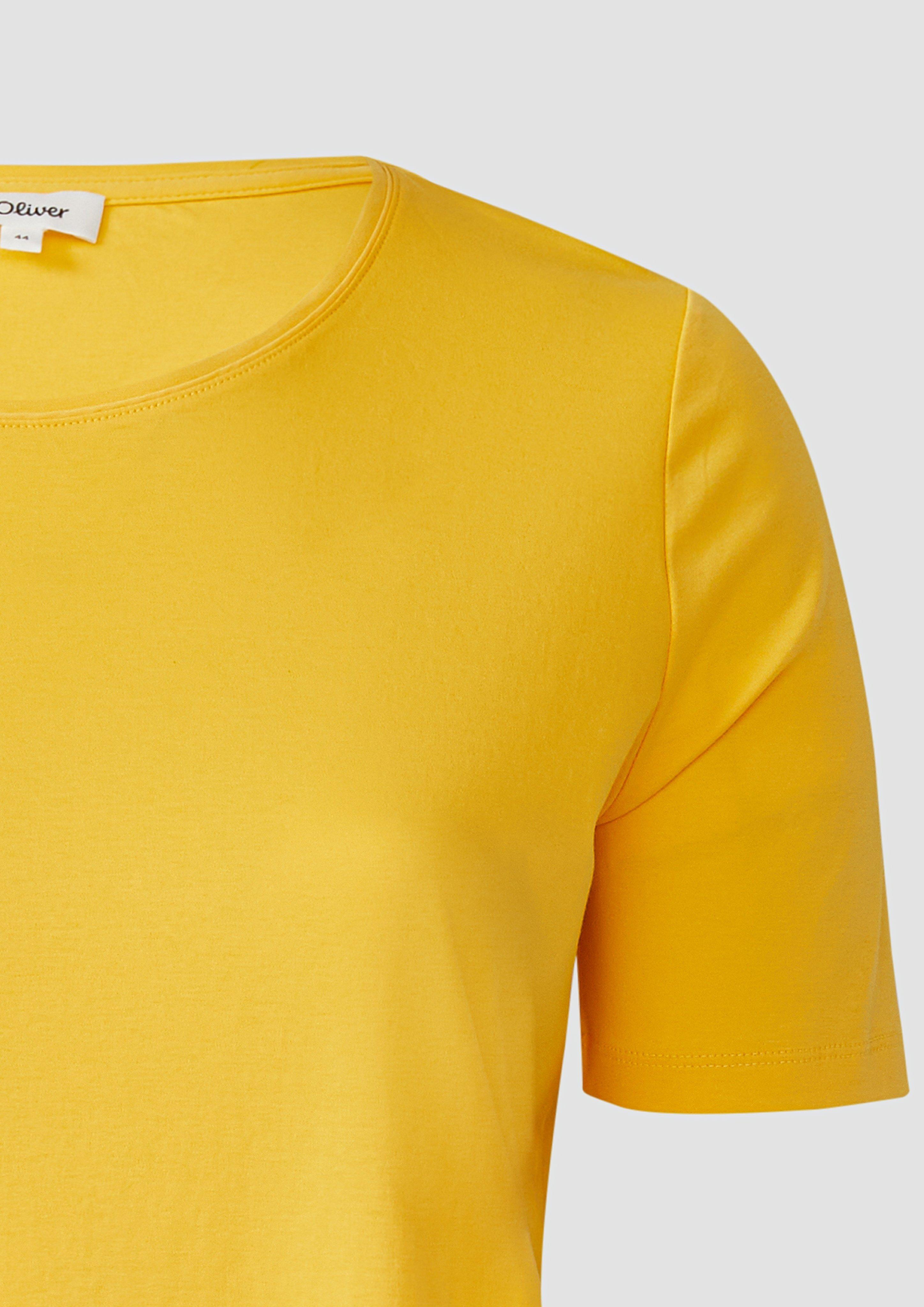 T-shirt in 1395, 0100 & 8828