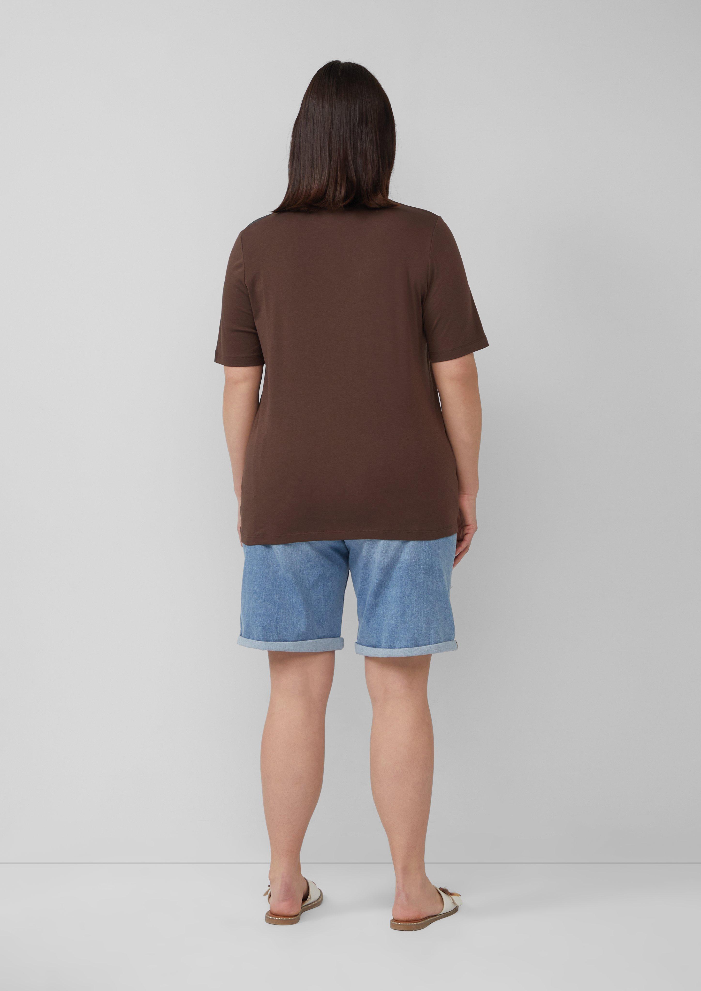 T-shirt in 8828, 0100 & 1395