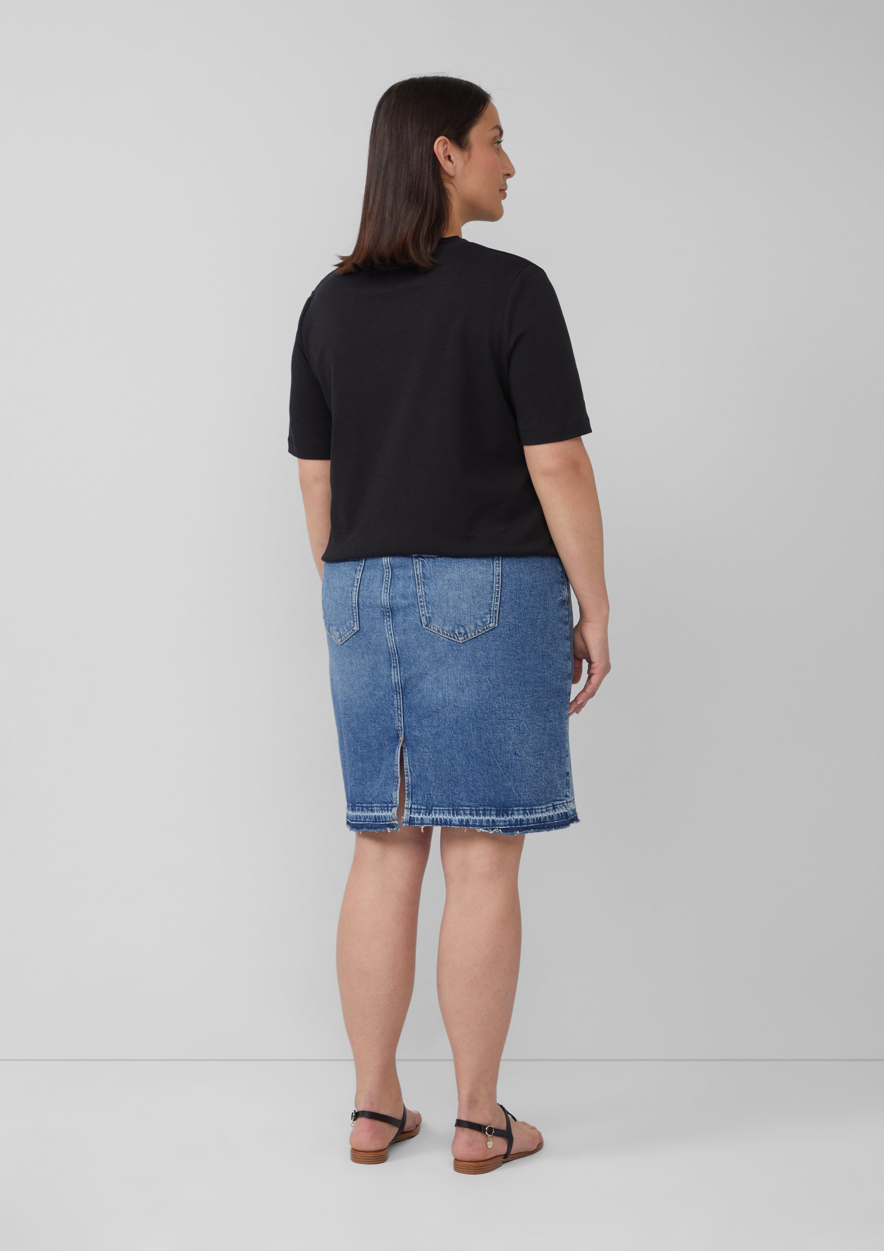 T-Shirt in 9999, 6099 & 5959