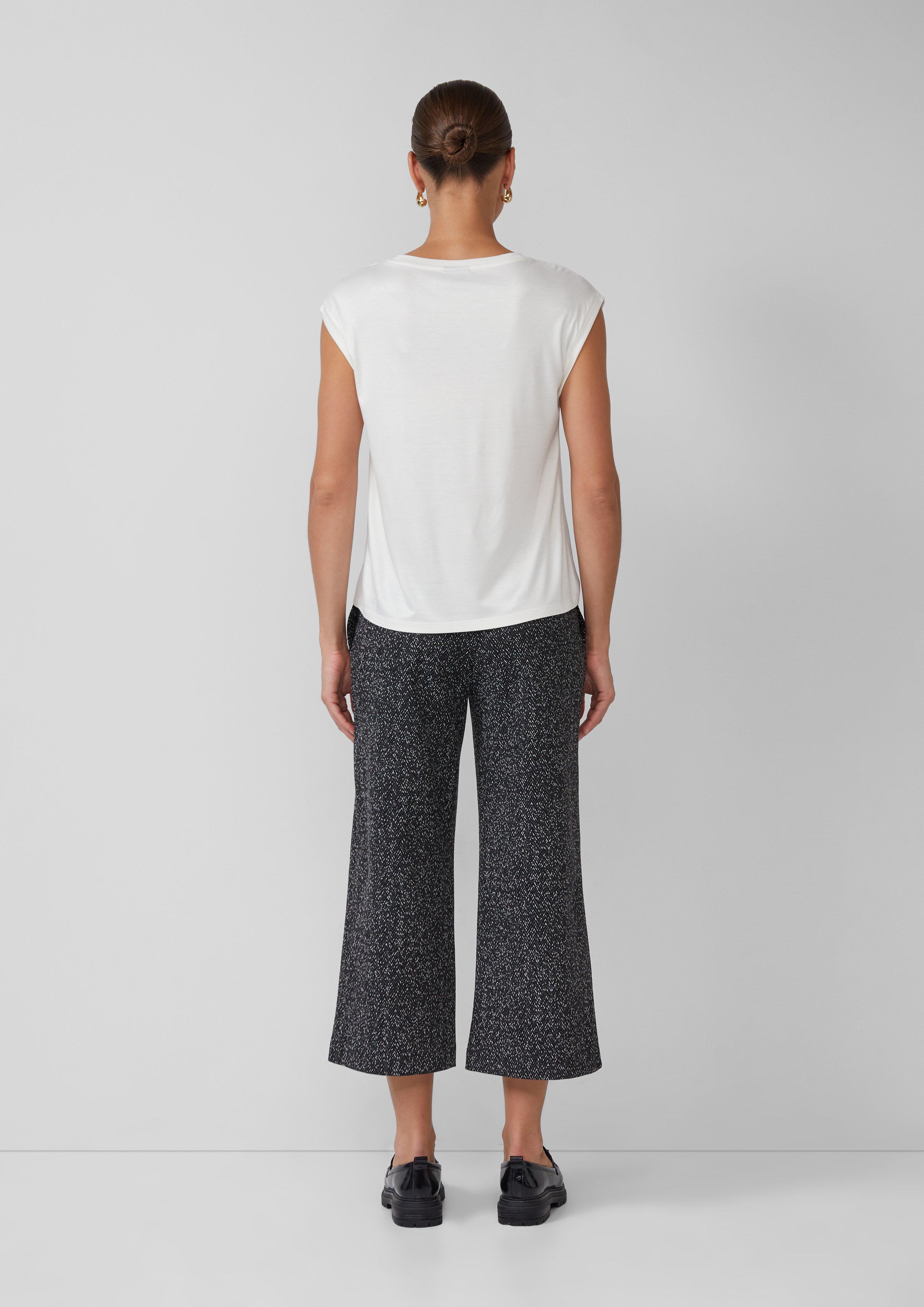 T-shirt in 0200, 9305 & 7993