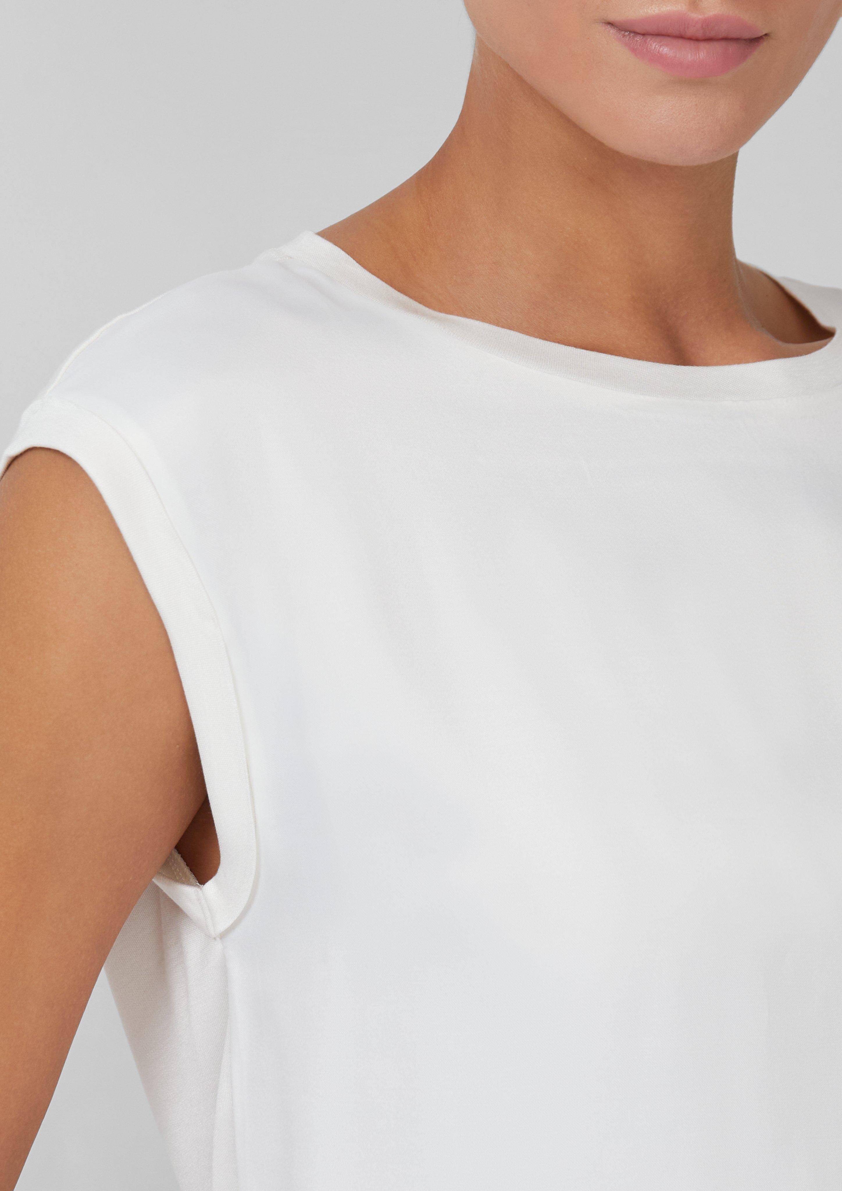 T-shirt in 0200, 9305 & 7993