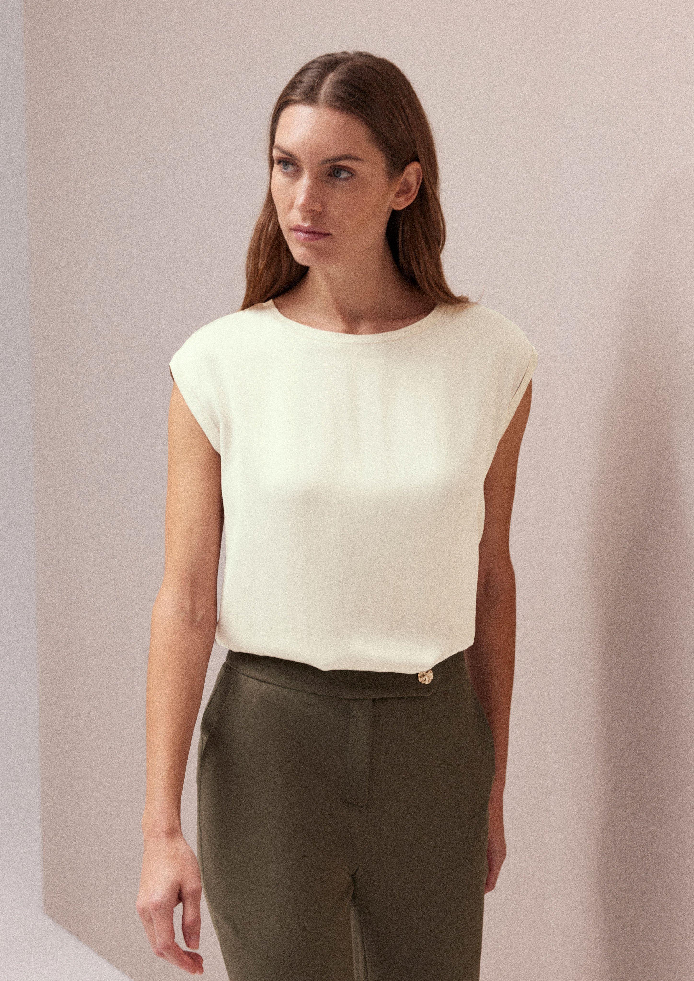 T-Shirt in 0200, 9305 & 7993