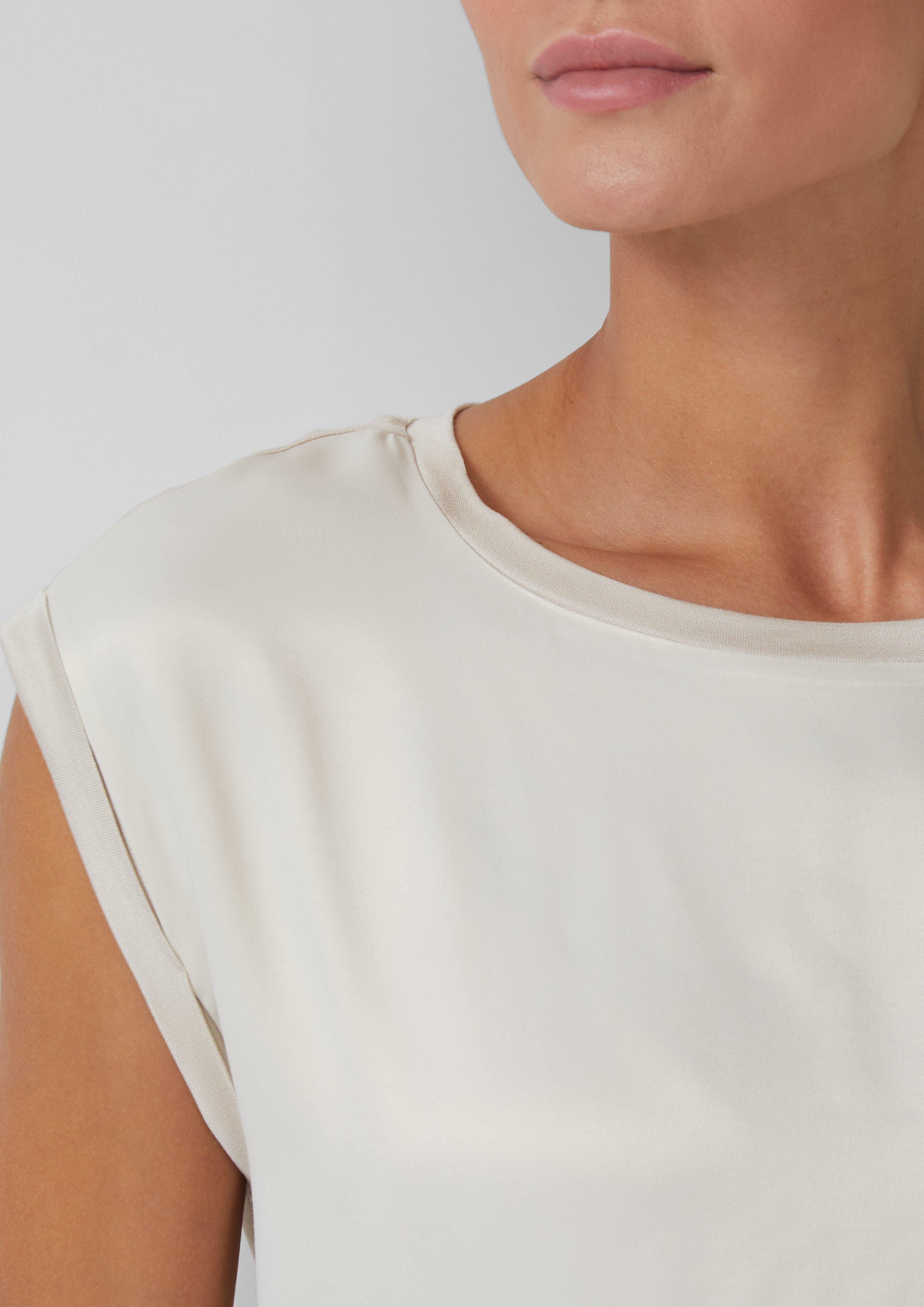 T-Shirt in 9305, 0200 & 7993