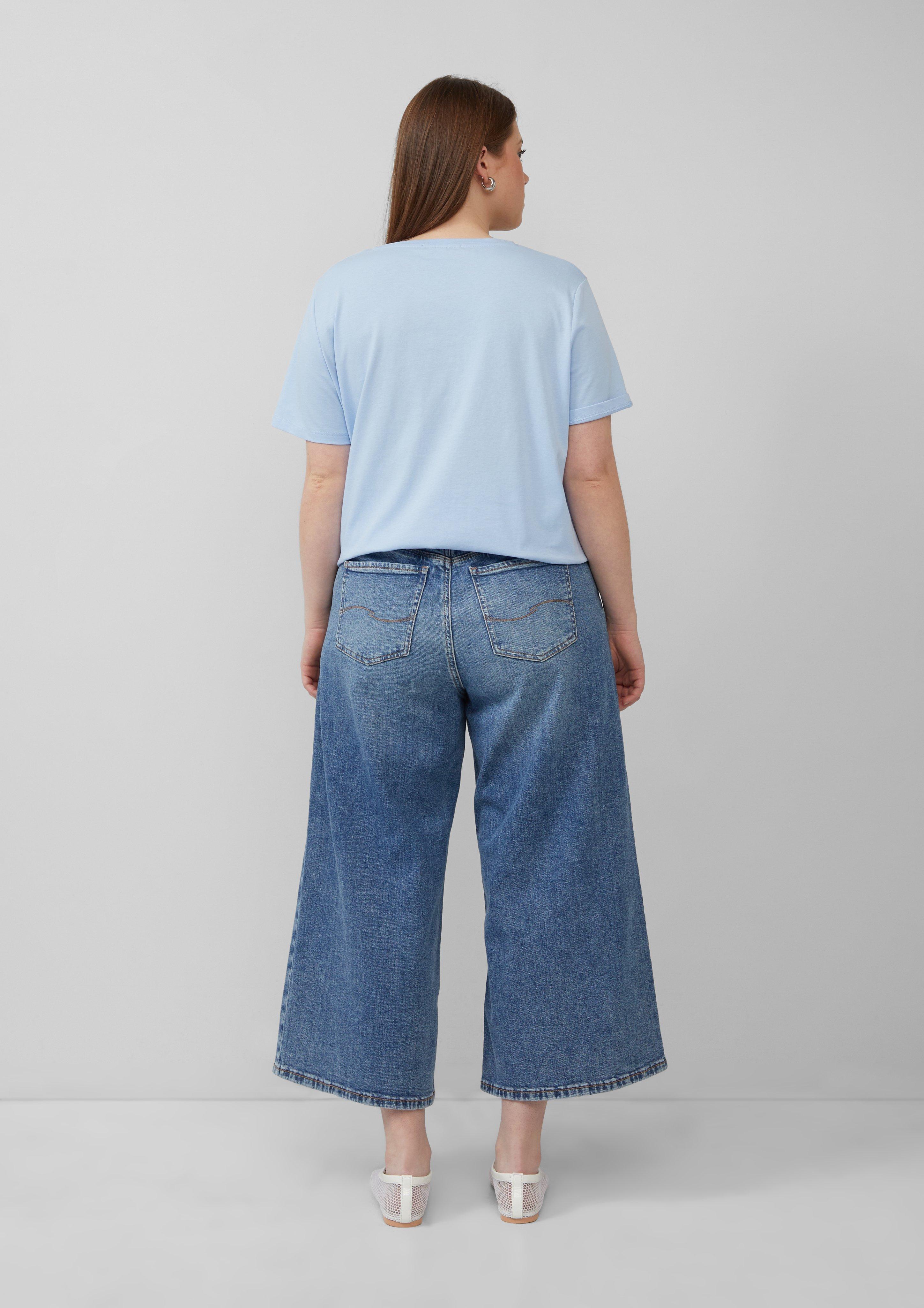 T-shirt in 50D2, 20D1, 02D0, 99D1 & 08D2